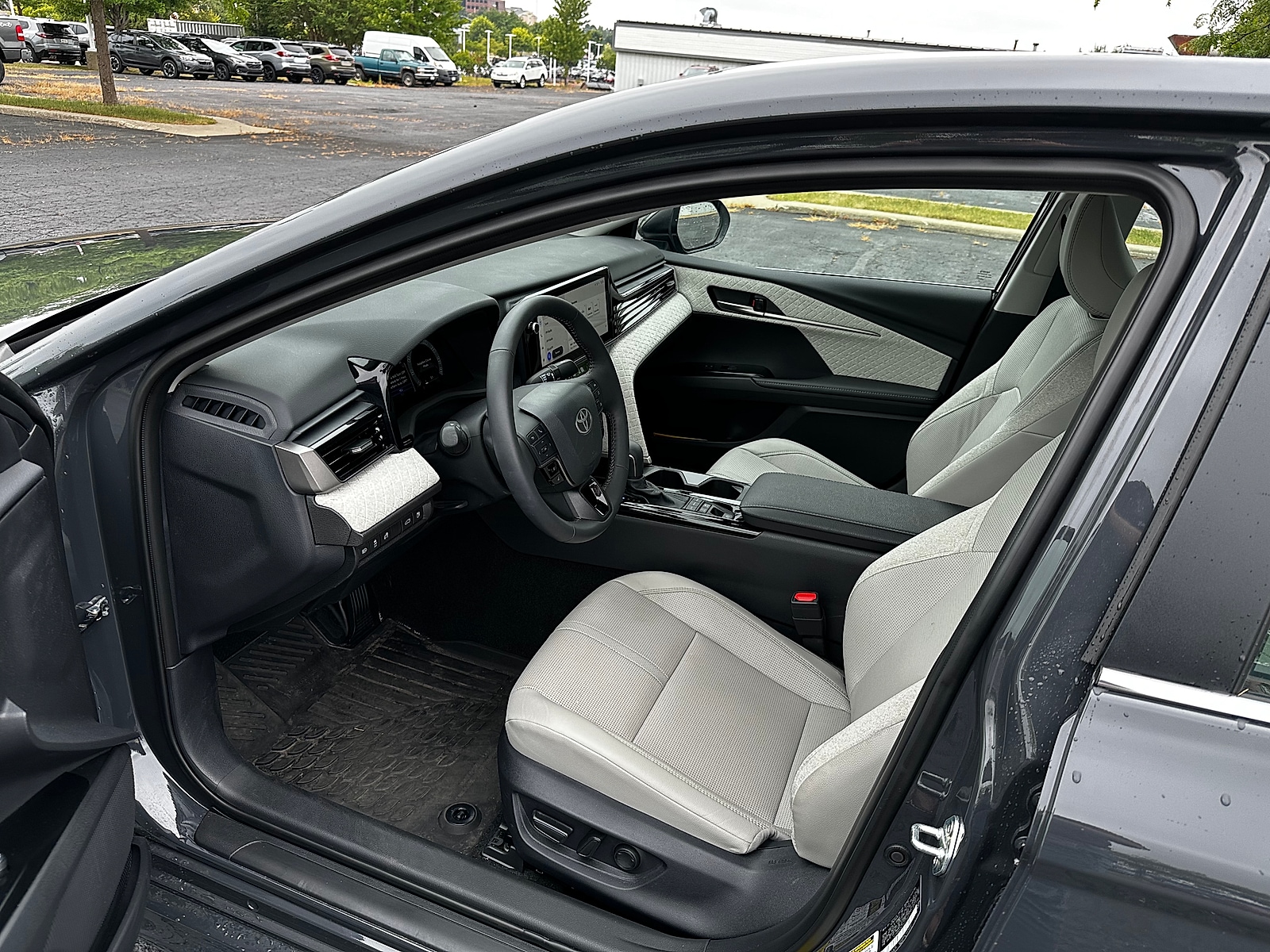 2026 Toyota Camry XLE - Photo 16