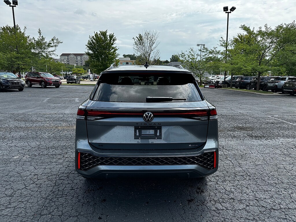 Used 2025 Volkswagen Tiguan 2.0T SE R-Line Black SUV