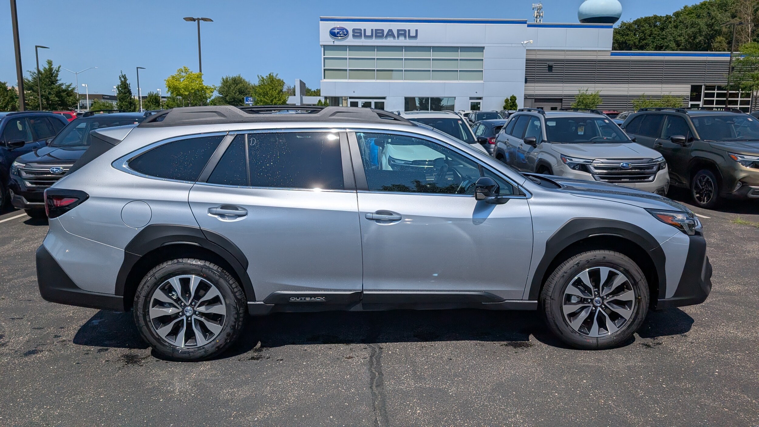 2025 Subaru Outback Limited photo 2
