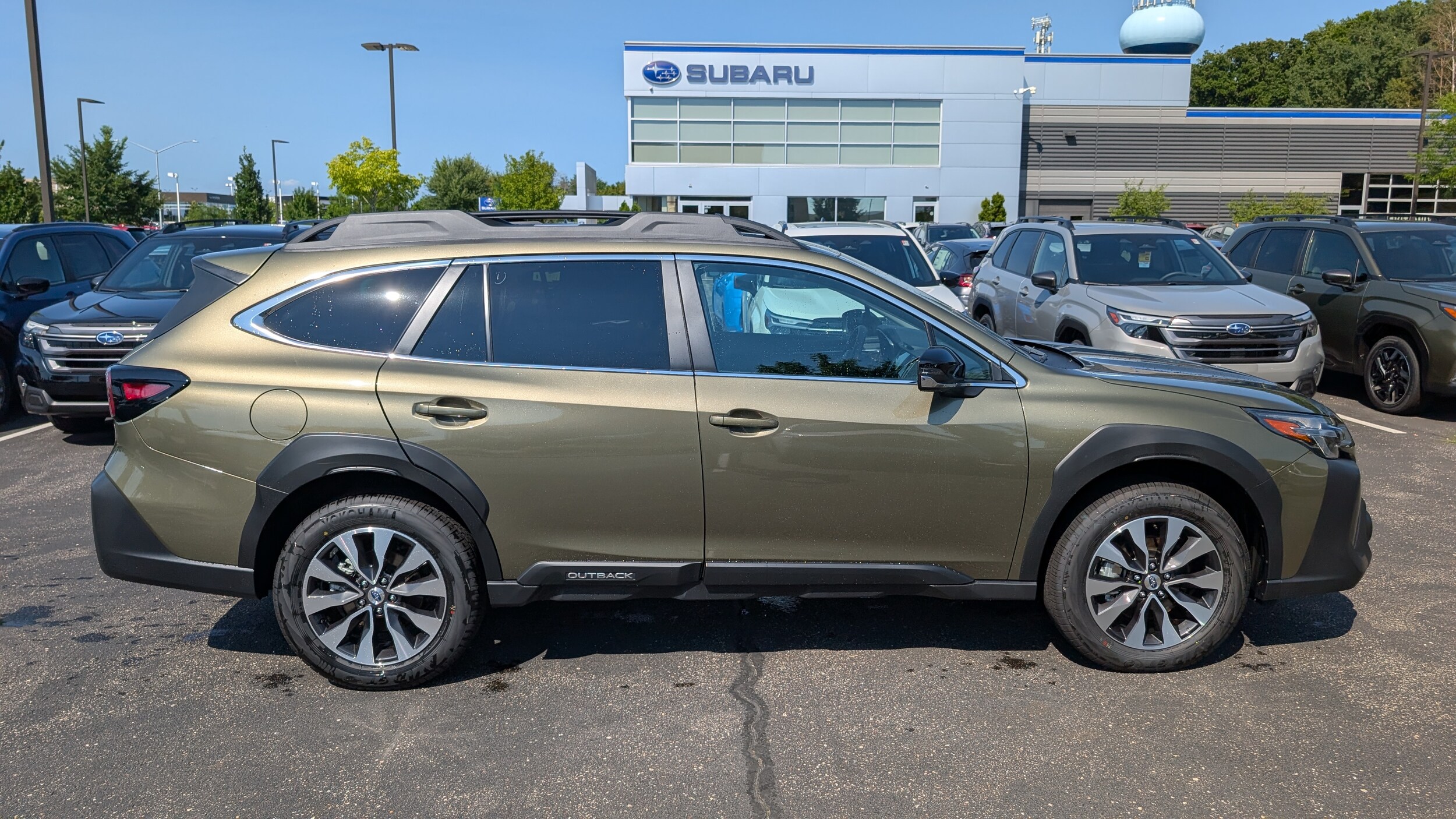 2025 Subaru Outback Limited XT photo 2
