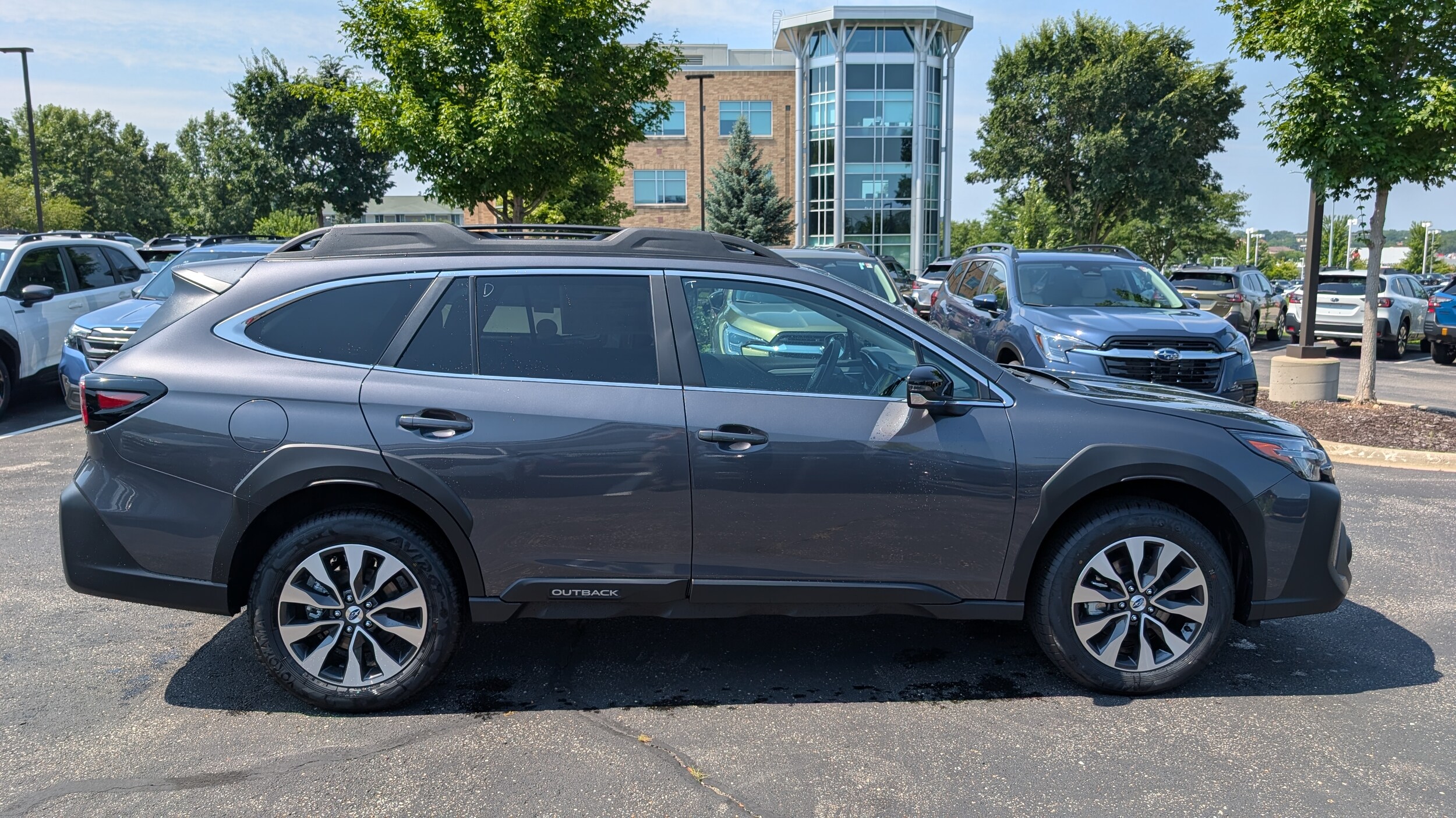 2025 Subaru Outback Limited photo 2