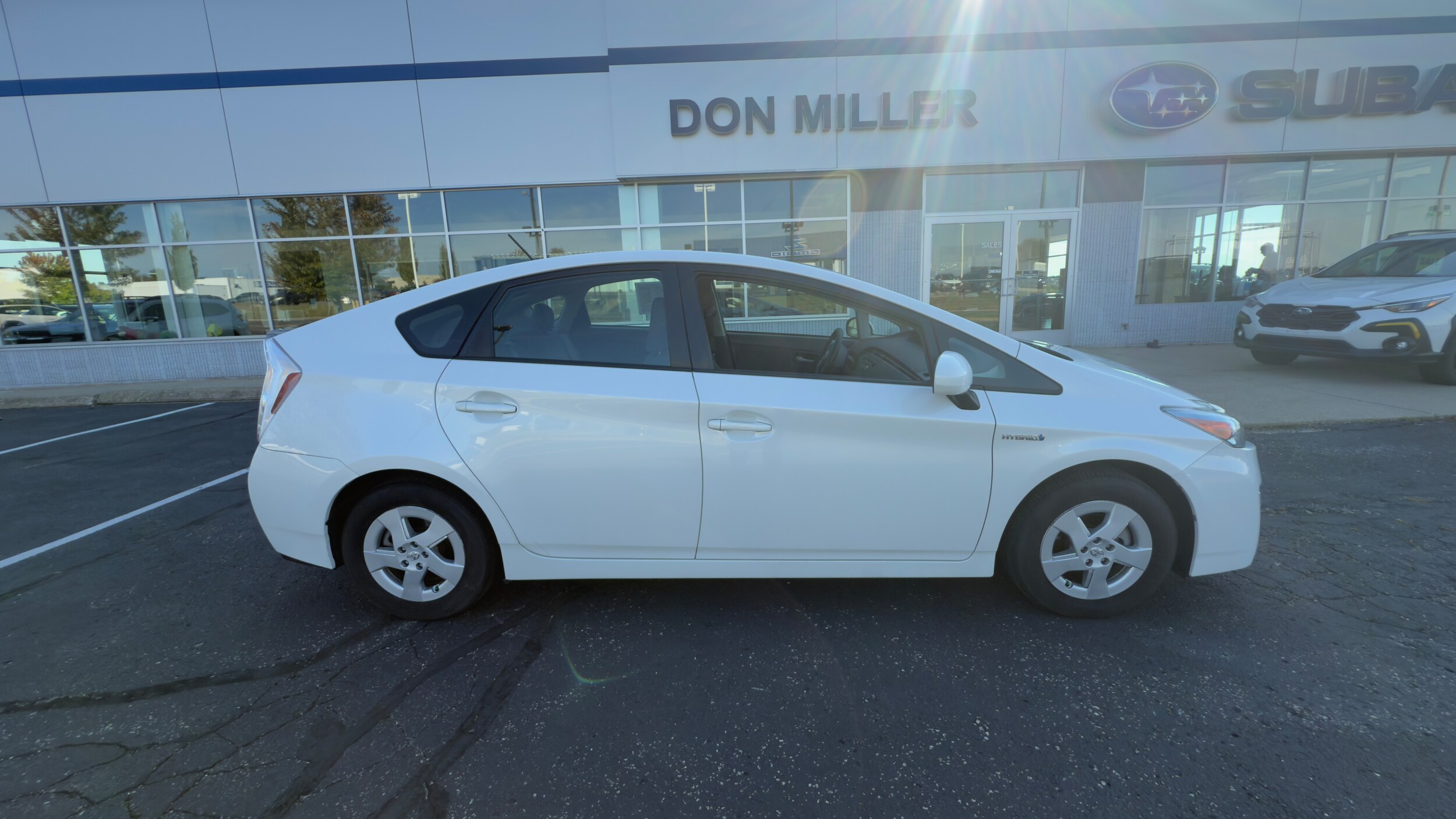 2010 Toyota Prius Base photo 2