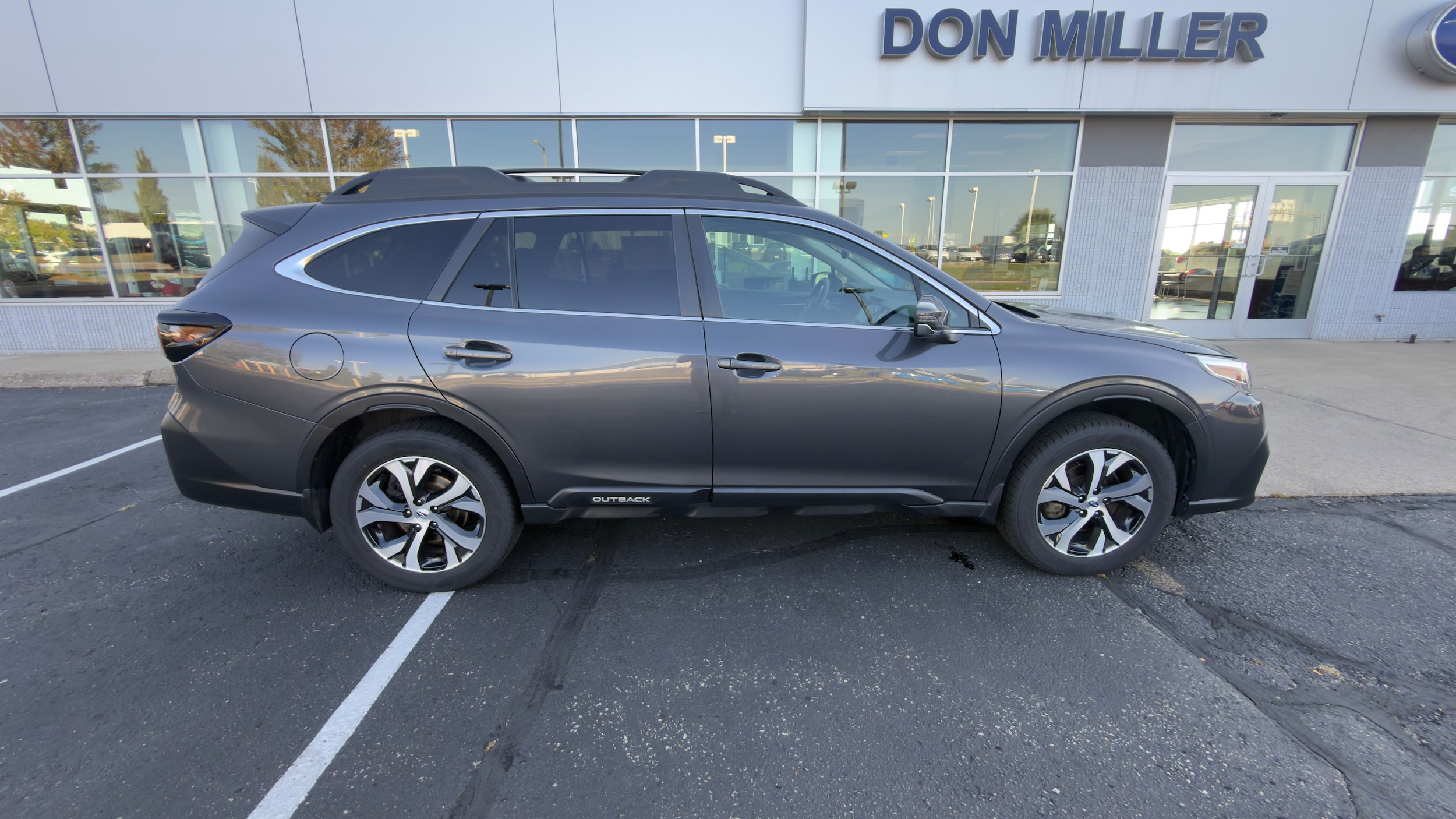 2022 Subaru Outback Limited photo 3