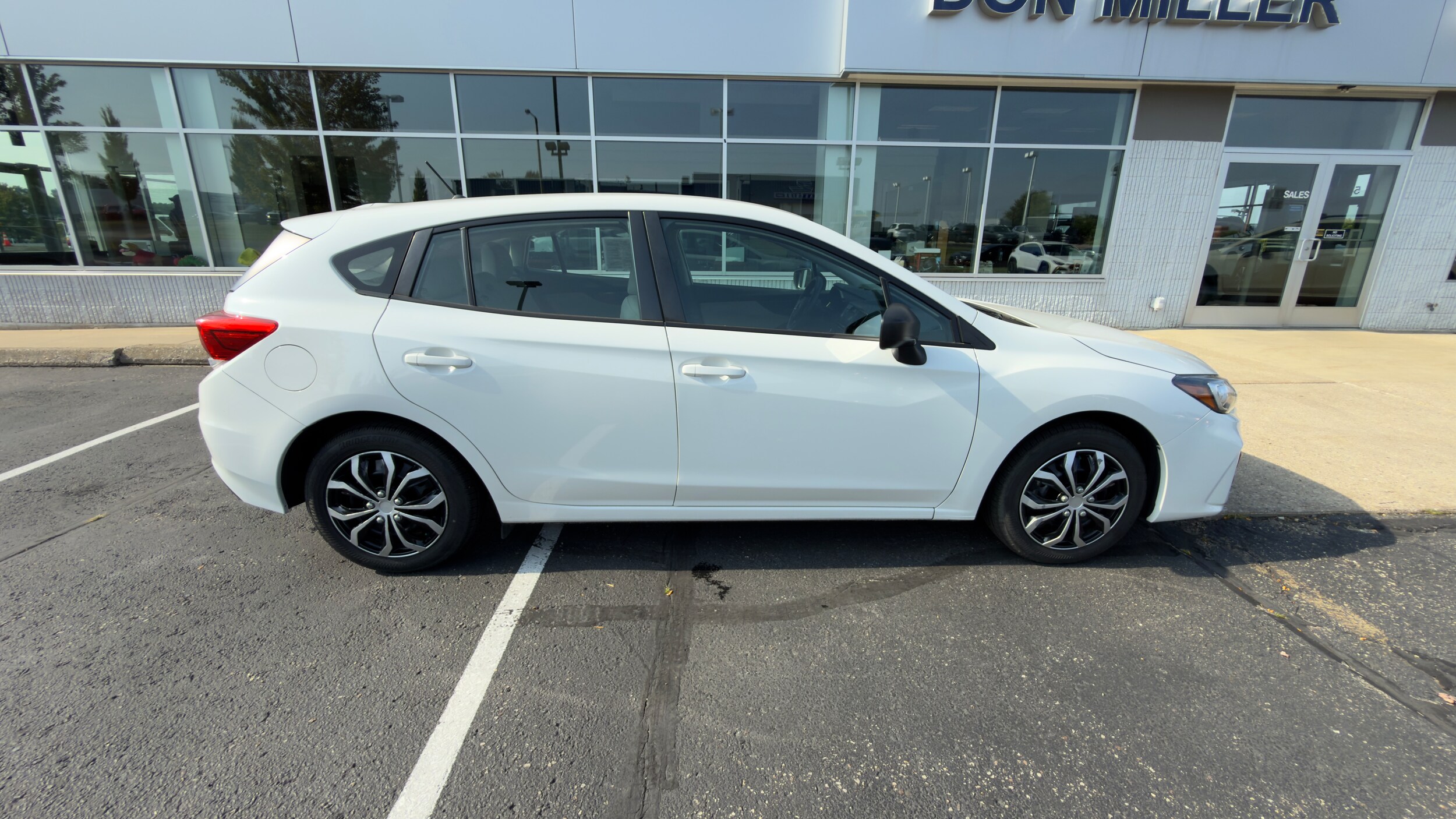 2017 Subaru Impreza Base photo 2