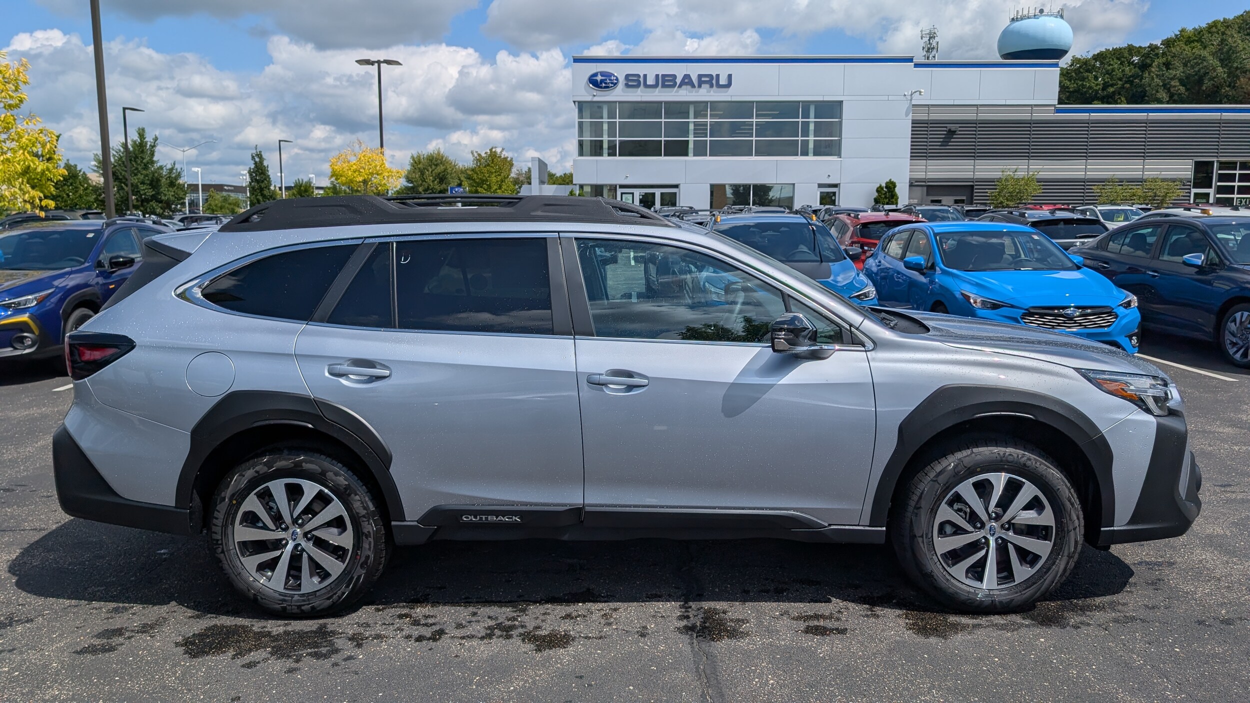 2025 Subaru Outback Premium photo 2