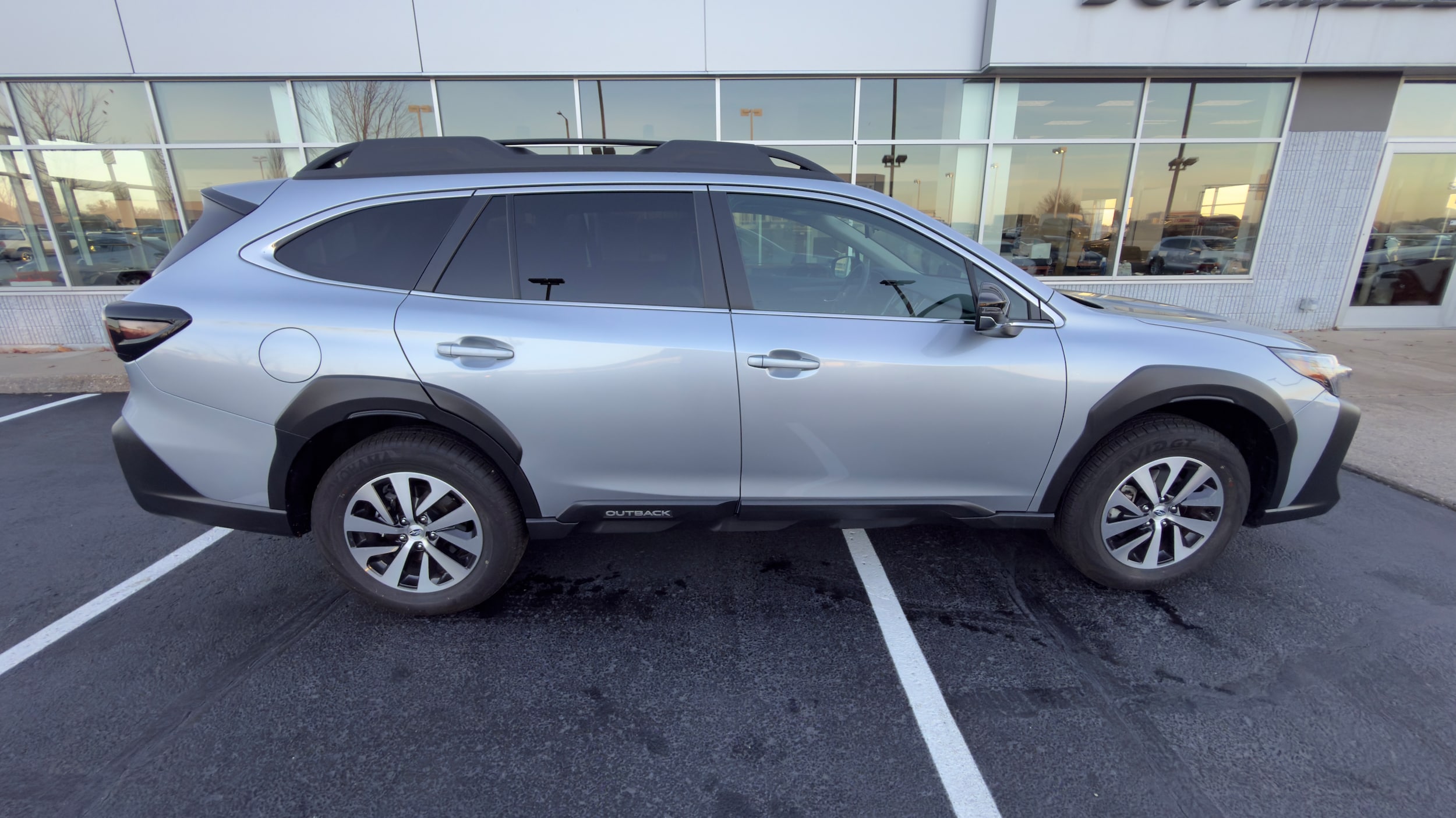 2025 Subaru Outback Premium photo 2