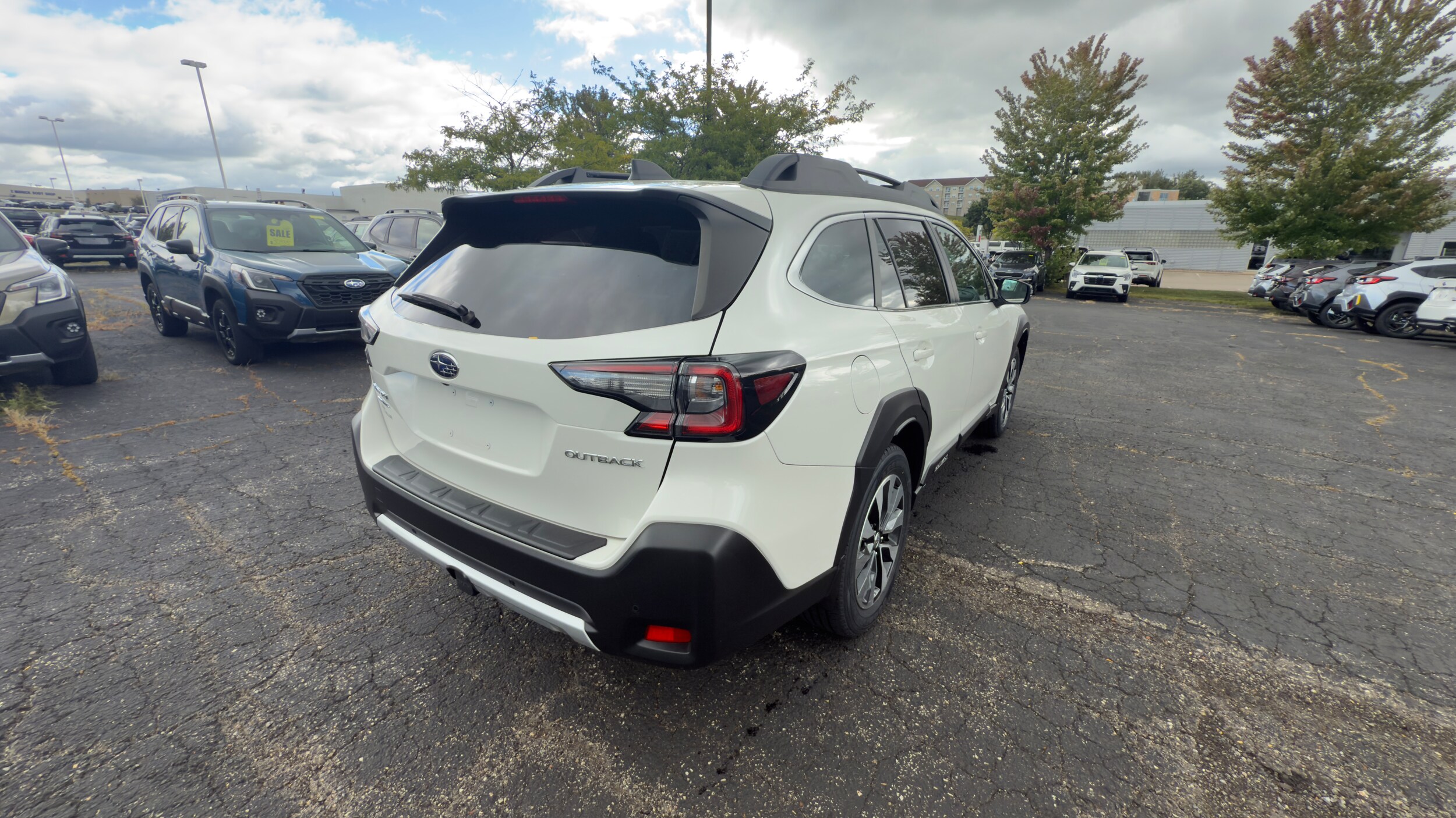 2023 Subaru Outback Limited photo 2