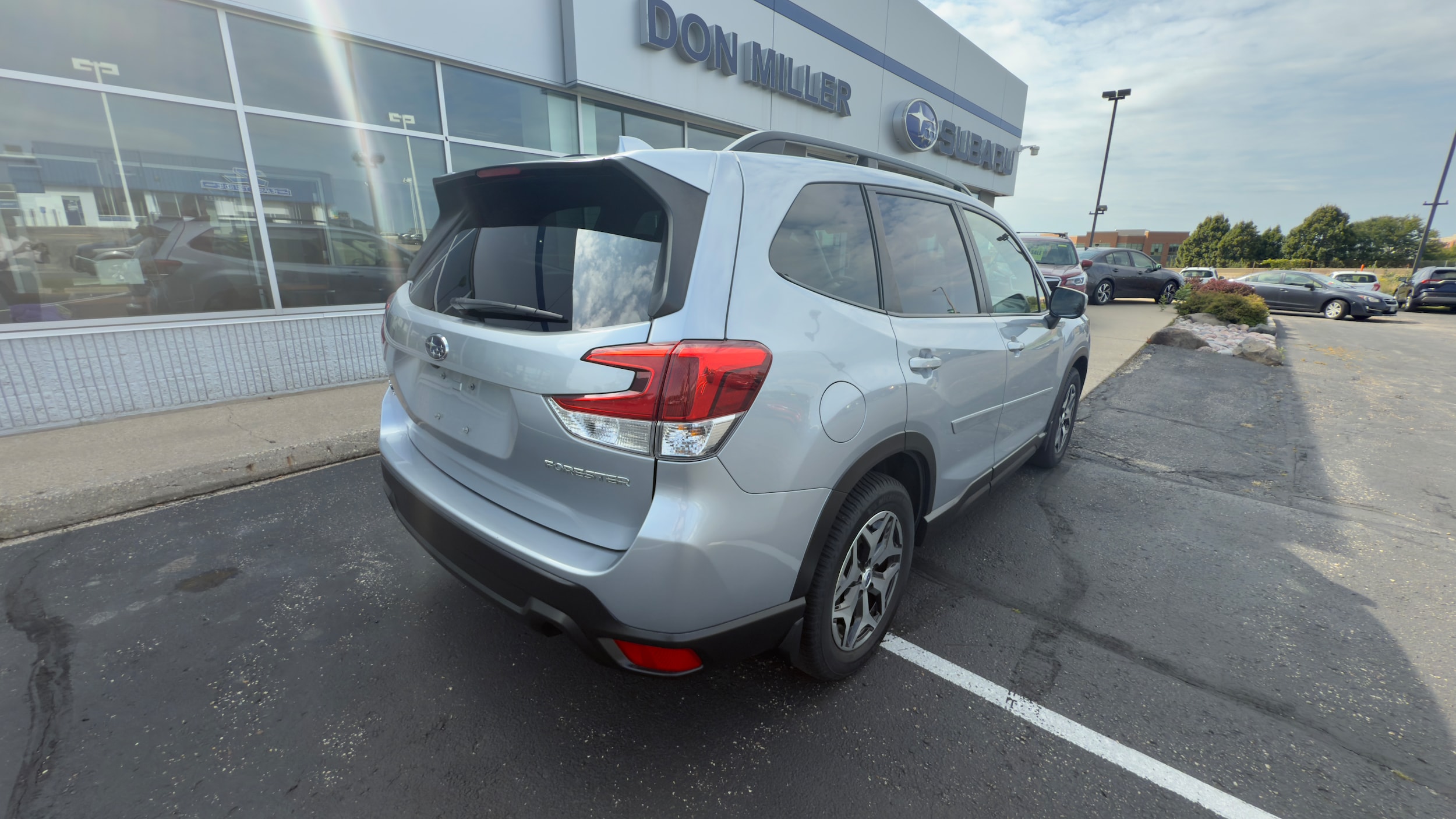 2021 Subaru Forester Premium photo 2