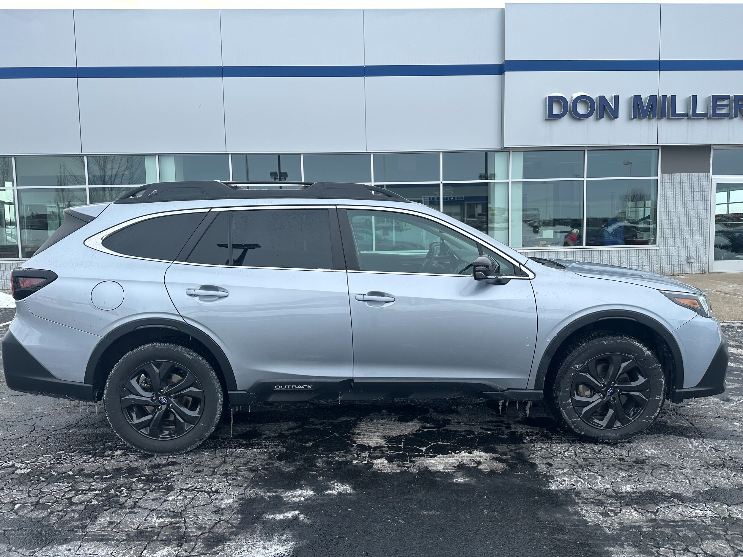 2020 Subaru Outback Onyx Edition XT photo 2