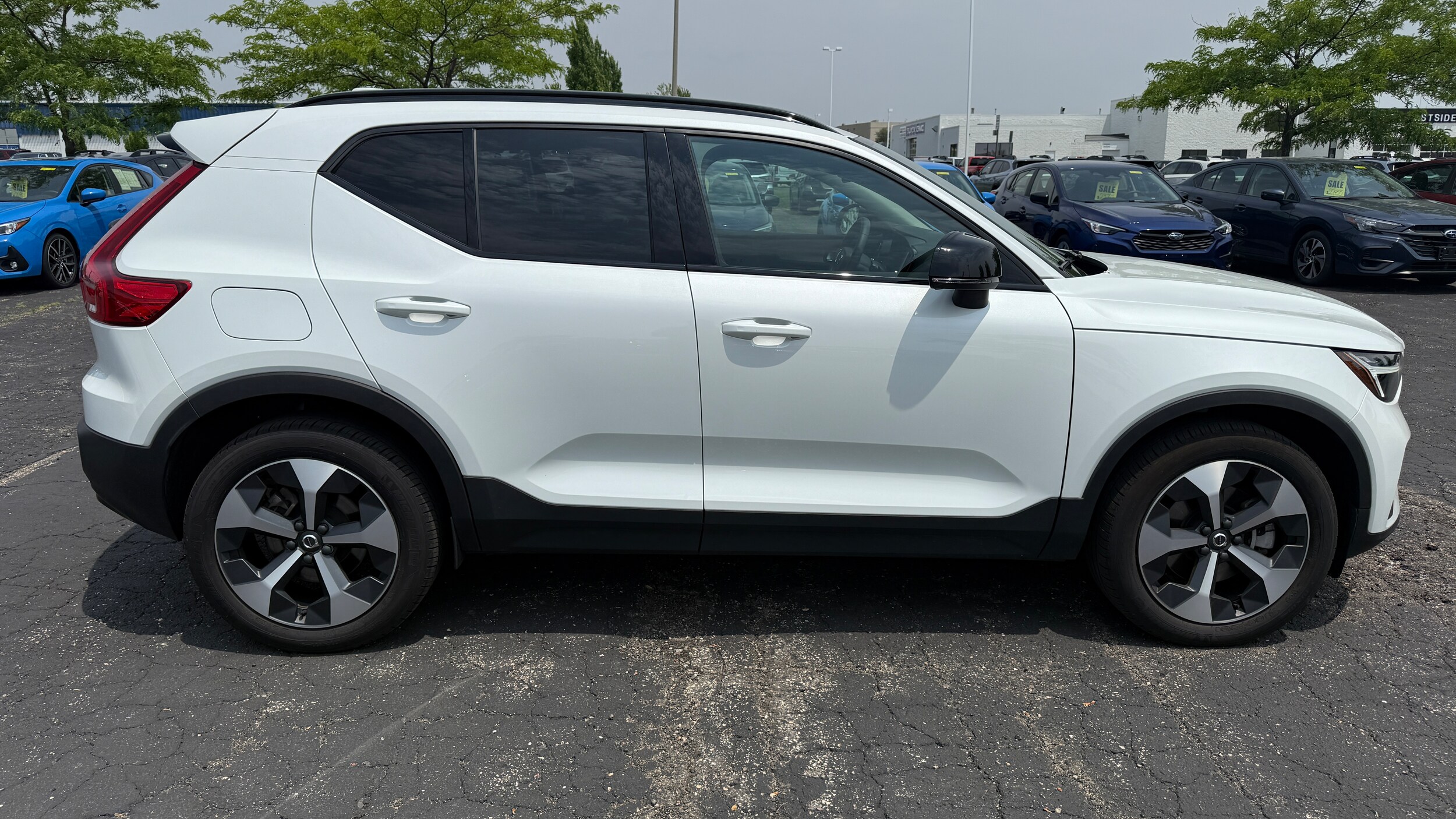 Used 2024 Volvo XC40 Core with VIN YV4L12UK4R2226994 for sale in Madison, WI