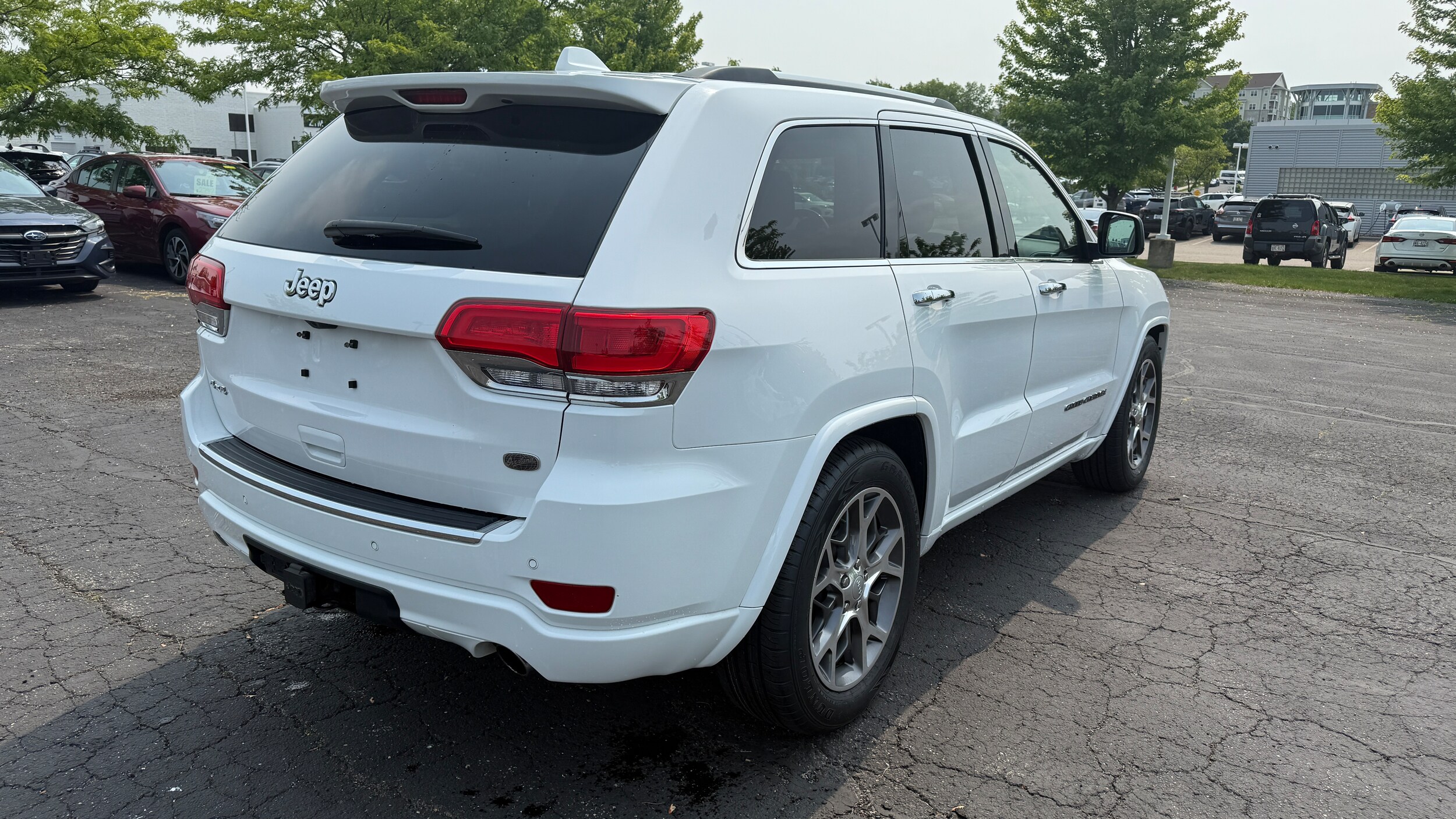 2021 Jeep Grand Cherokee Overland photo 2