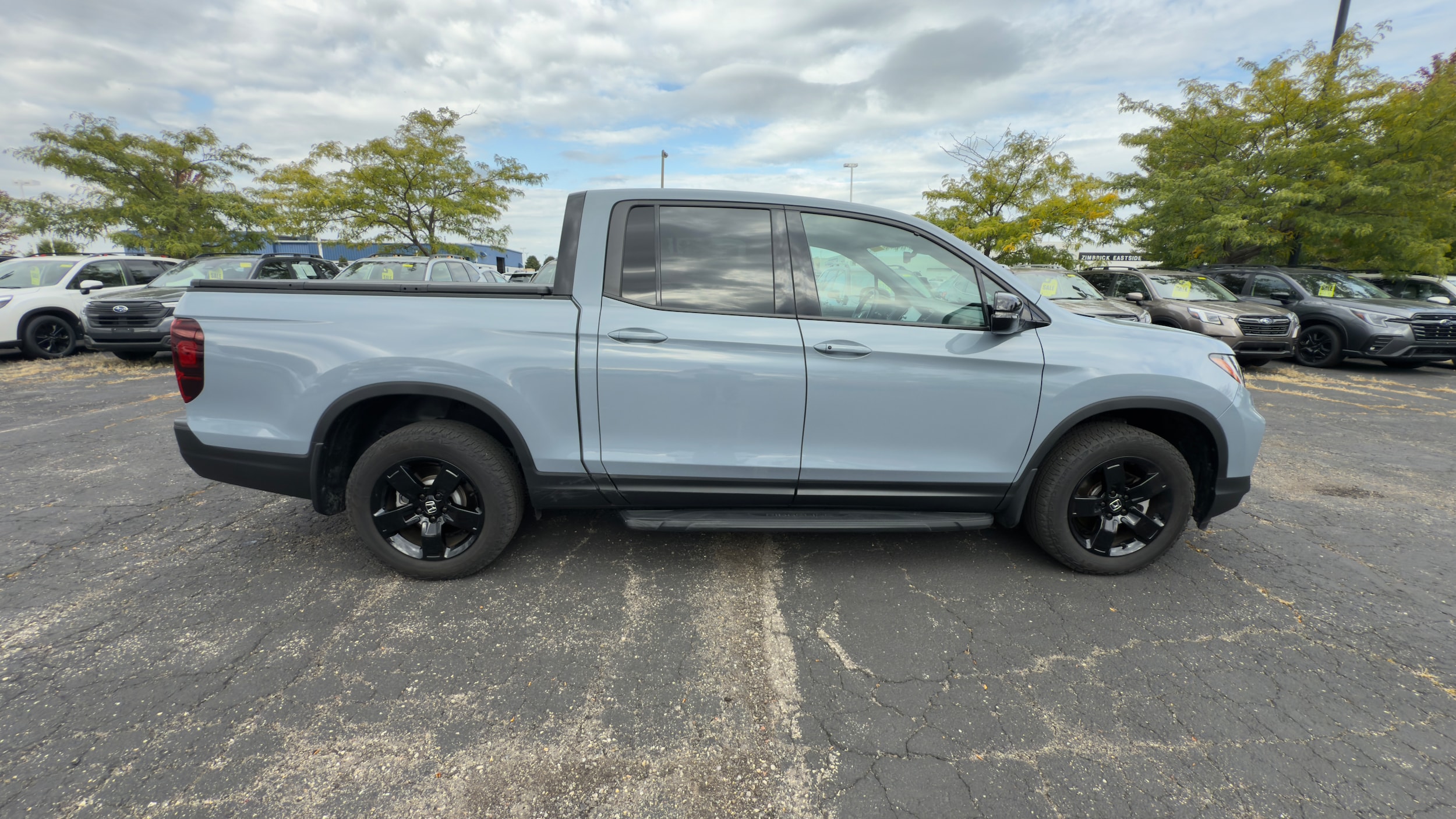 2024 Honda Ridgeline Black Edition photo 3