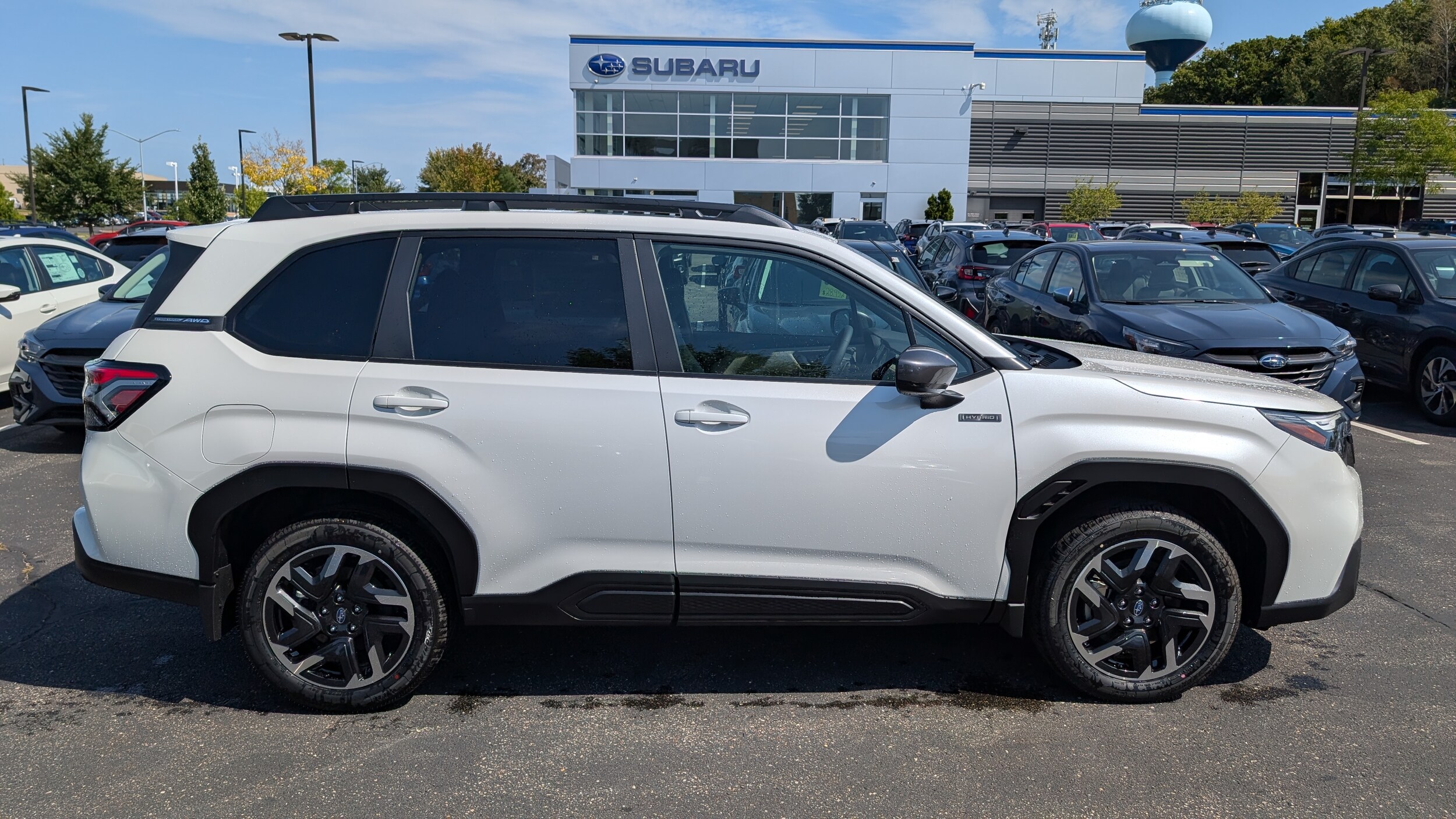 2025 Subaru Forester Premium photo 2