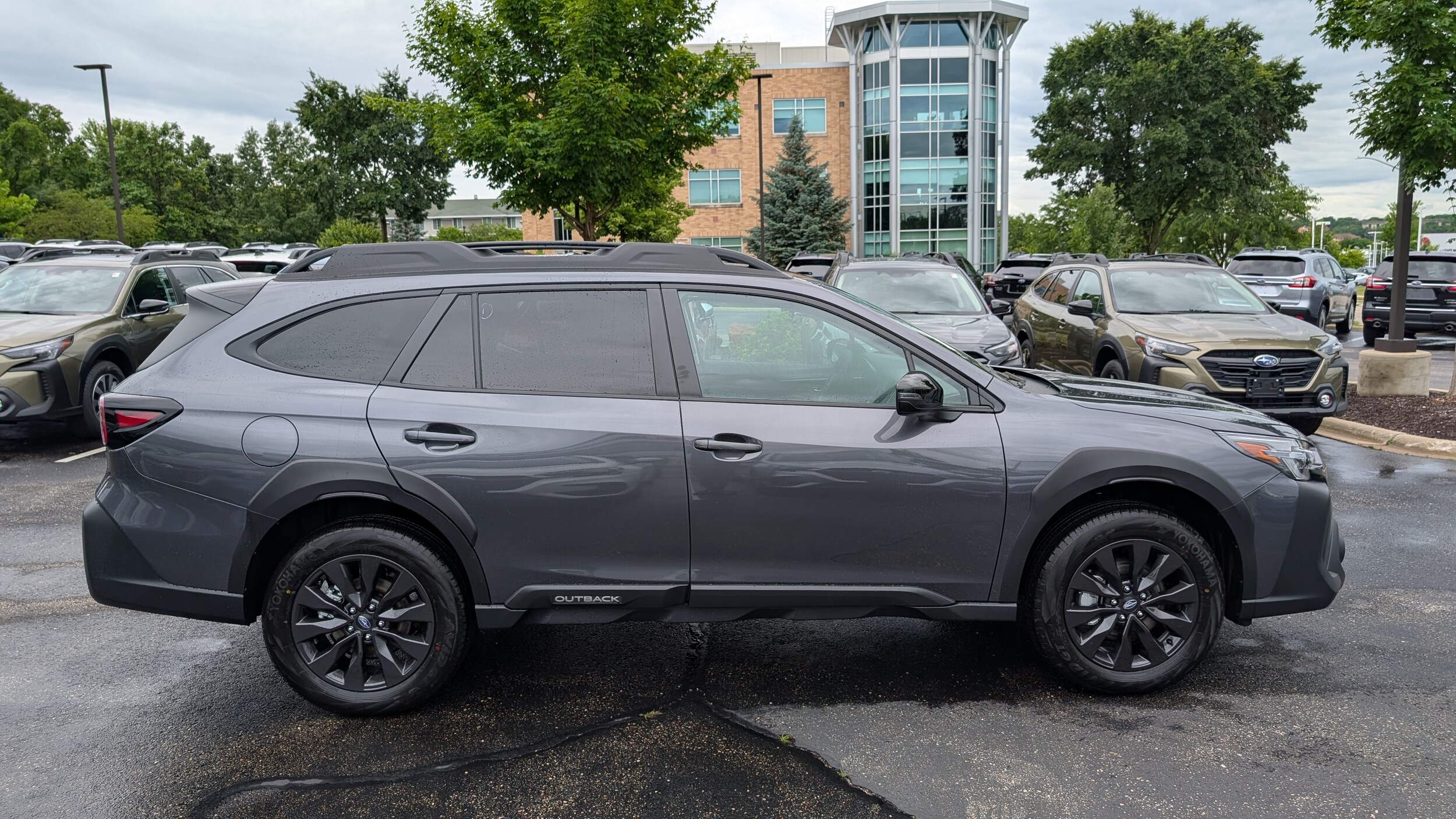 2025 Subaru Outback Onyx Edition photo 2