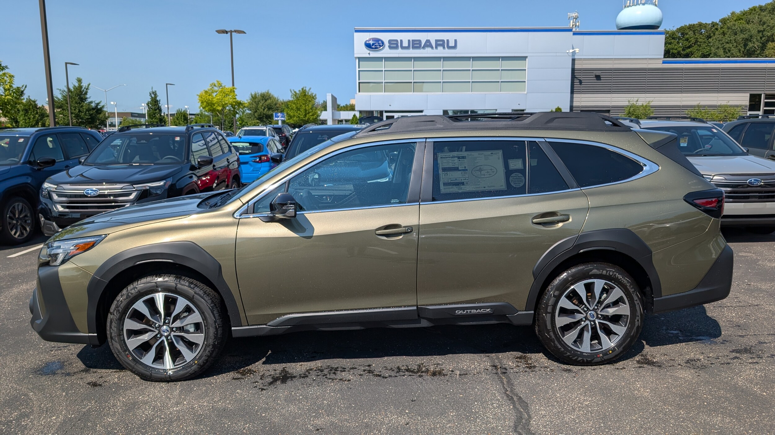 2025 Subaru Outback Limited XT photo 4