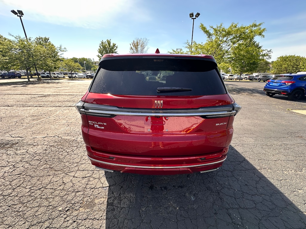 Used 2025 Buick Enclave Avenir FWD SUV