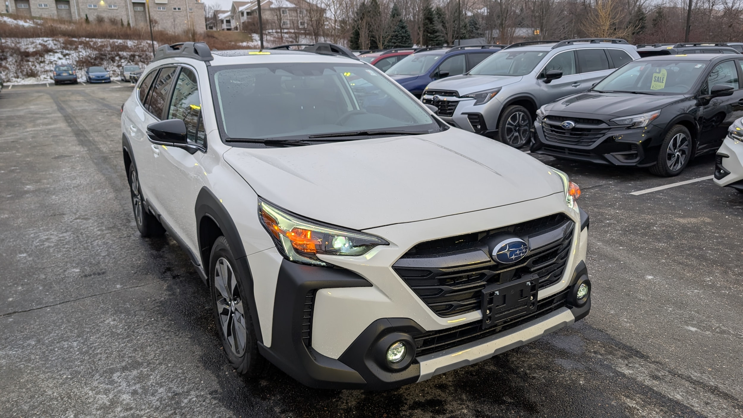 2025 Subaru Outback Limited's photo