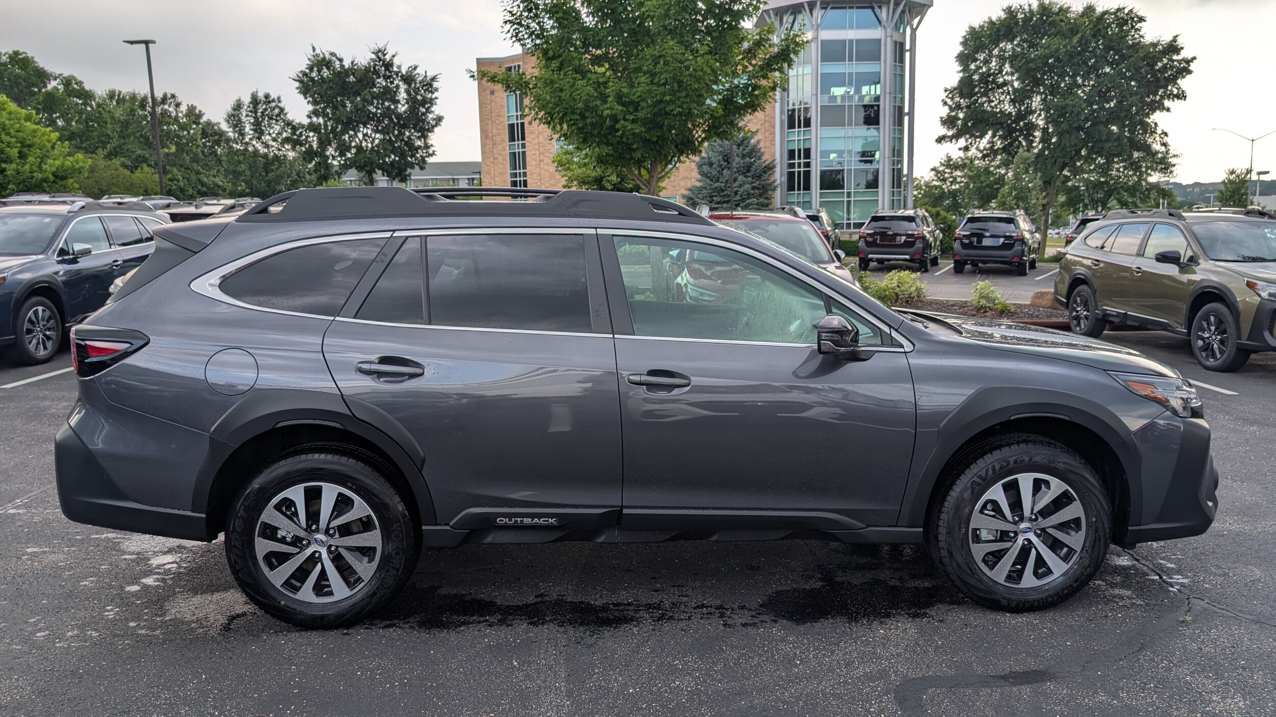 2025 Subaru Outback Premium photo 2