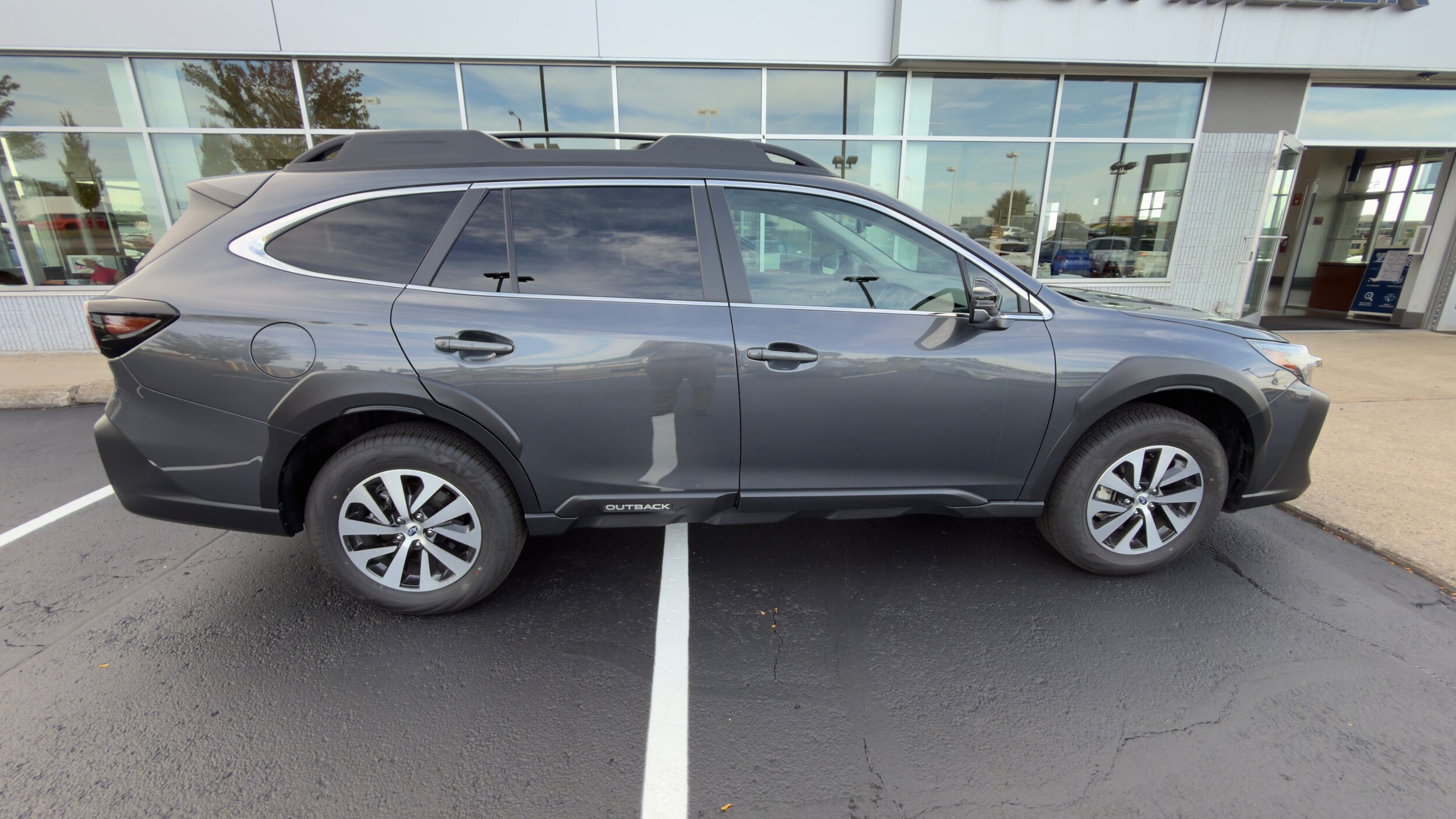 2025 Subaru Outback Premium photo 2