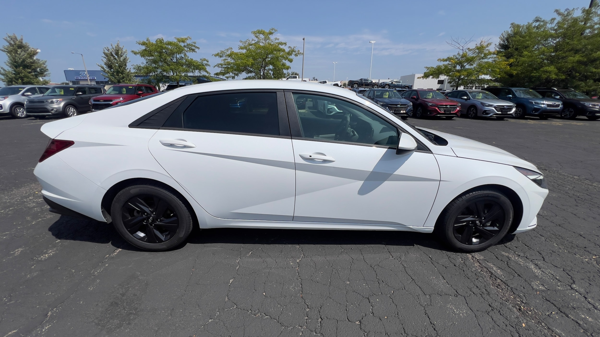 Used 2022 Hyundai Elantra SEL with VIN 5NPLM4AG8NH053138 for sale in Madison, WI