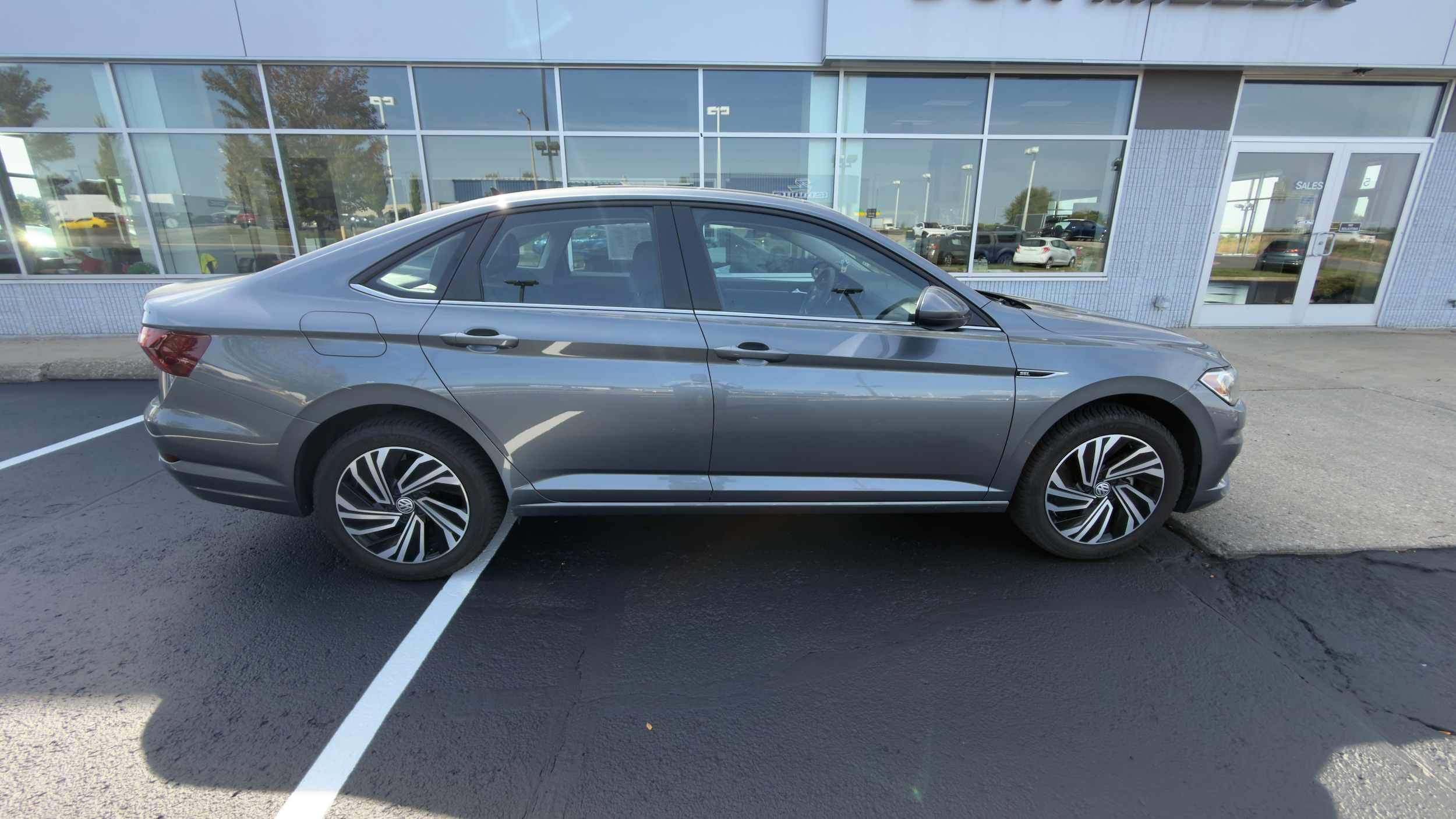 2021 Volkswagen Jetta SEL photo 4