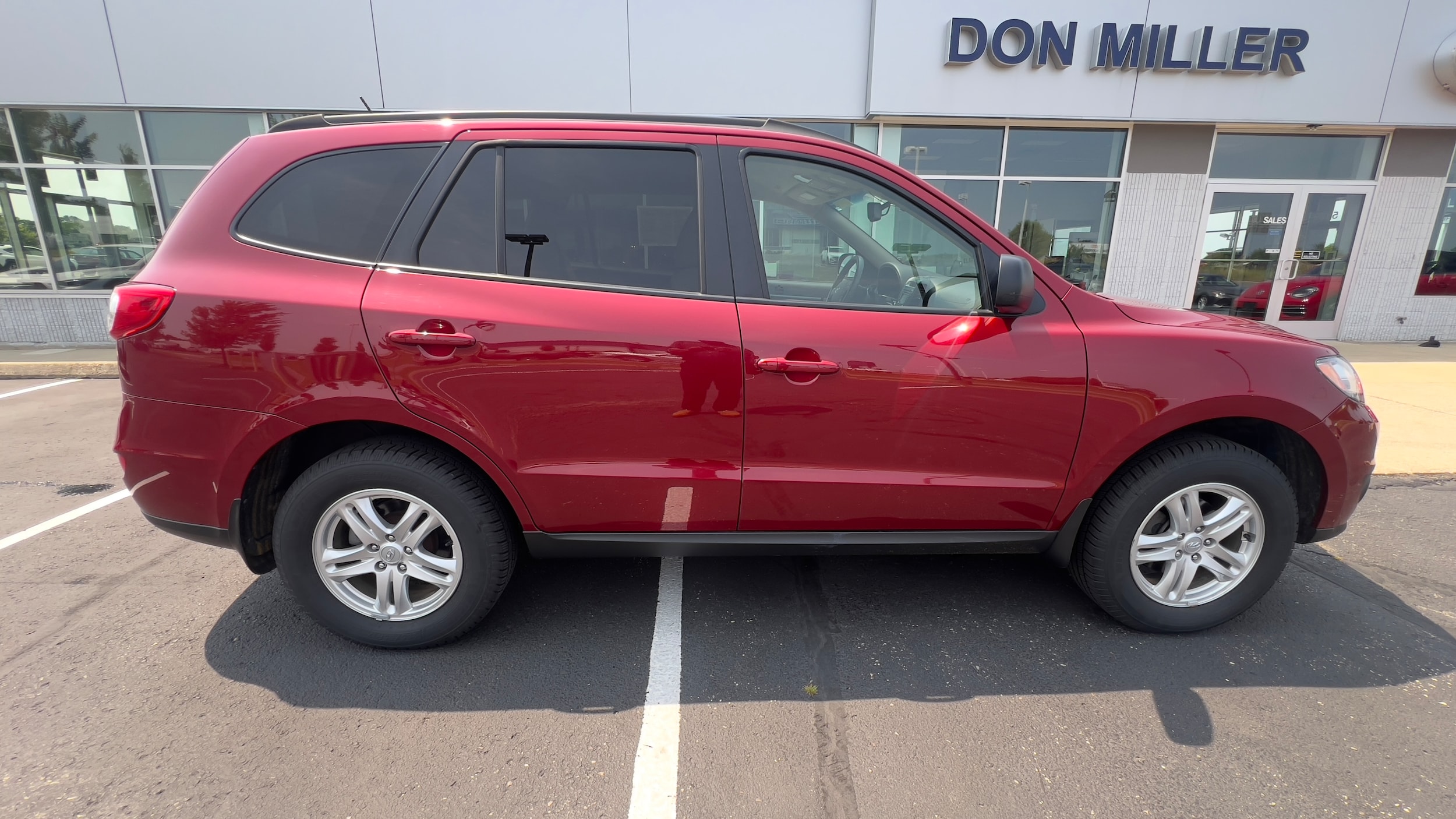 Used 2012 Hyundai Santa Fe GLS with VIN 5XYZGDAB5CG167107 for sale in Madison, WI