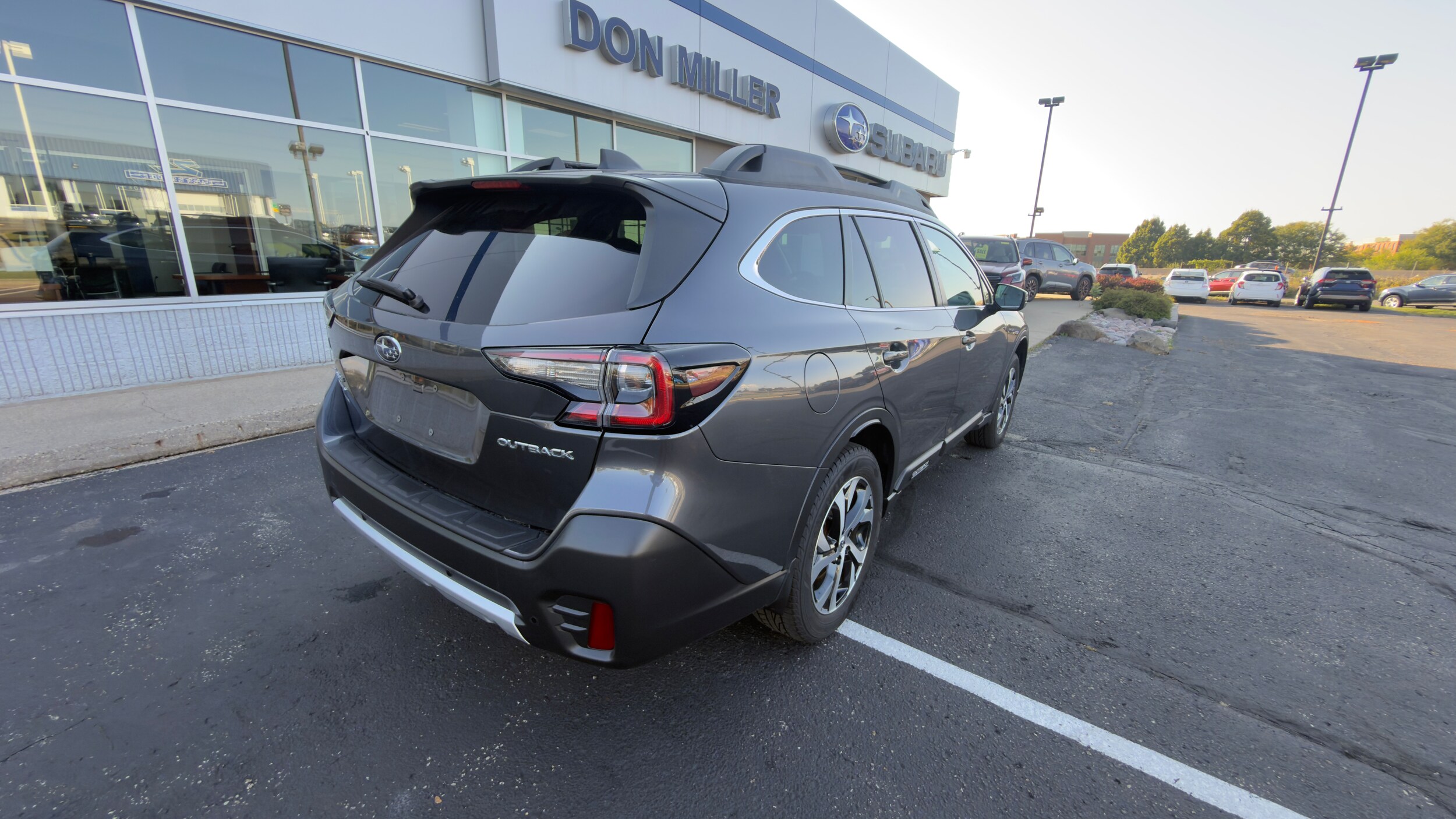 2022 Subaru Outback Limited photo 2