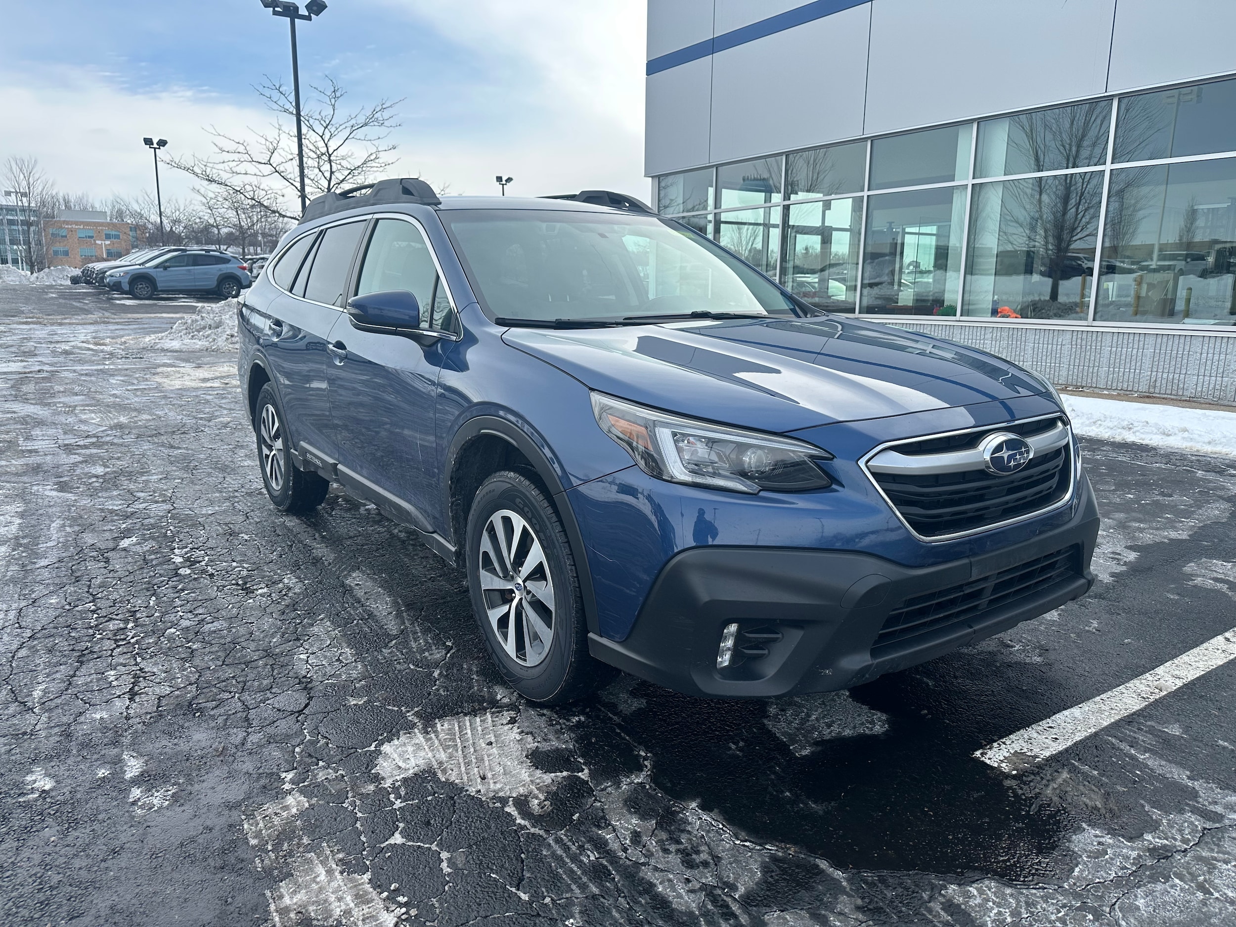 2021 Subaru Outback Premium's photo