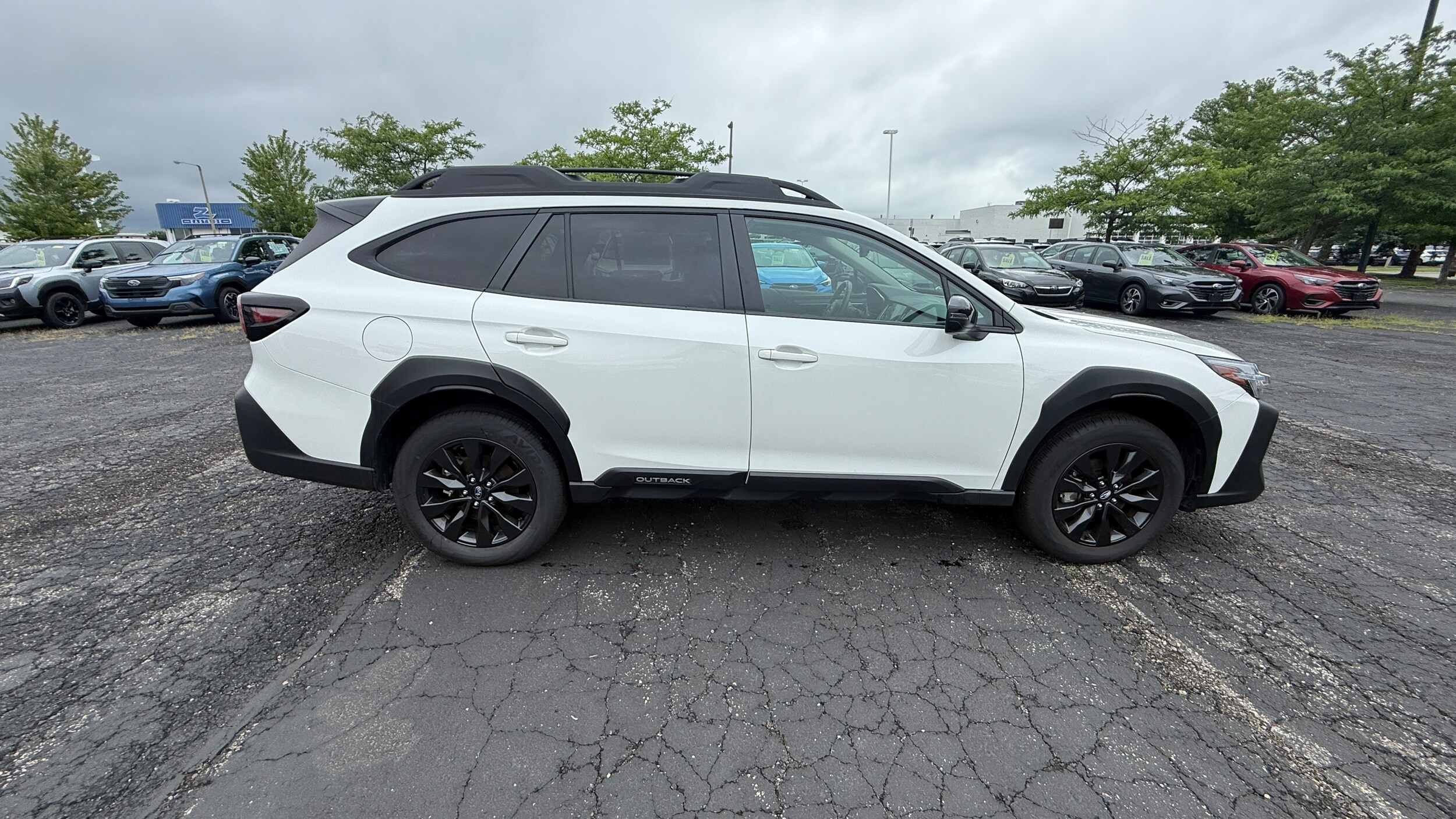 2024 Subaru Outback Onyx Edition photo 2