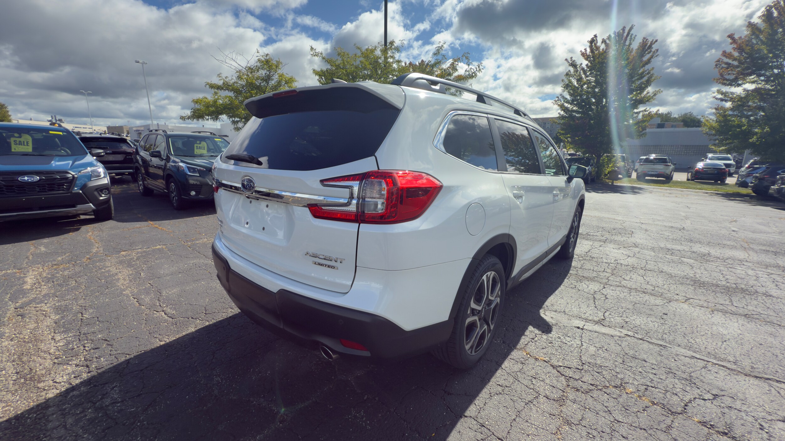 2023 Subaru Ascent Limited photo 2