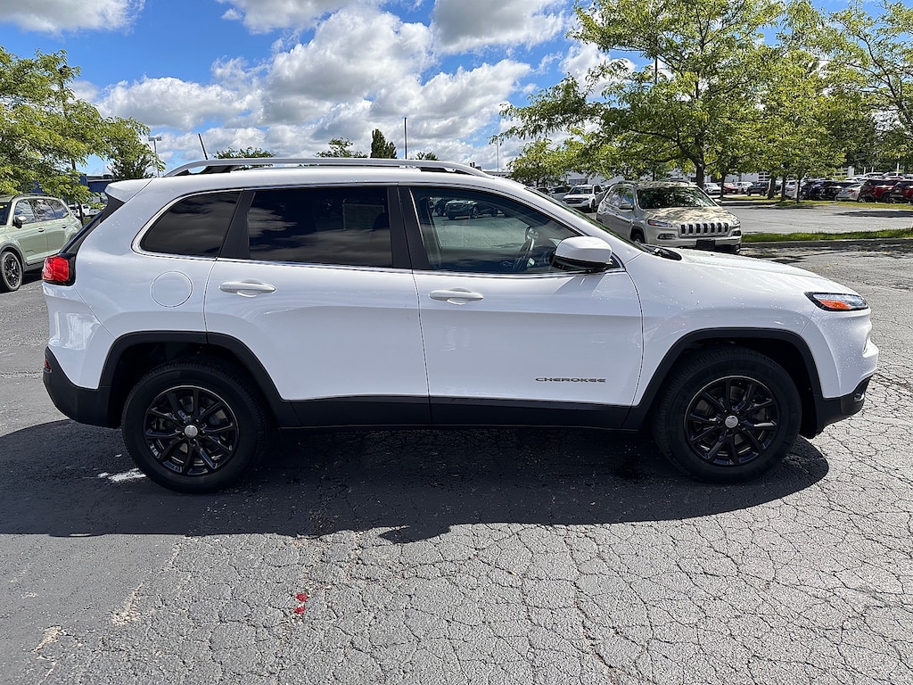 Used 2017 Jeep Cherokee Latitude 4x4 SUV