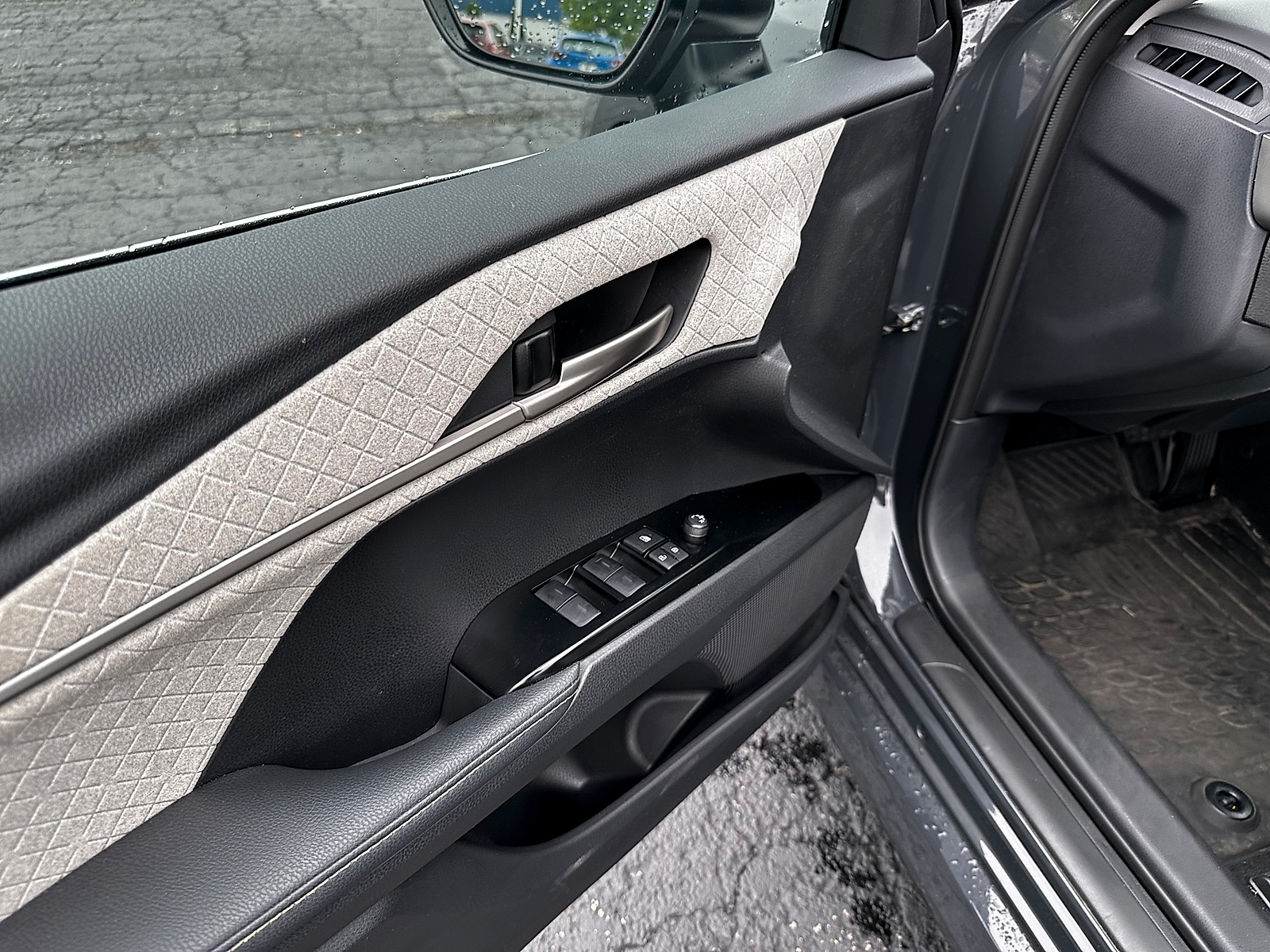 2026 Toyota Camry XLE - Photo 15