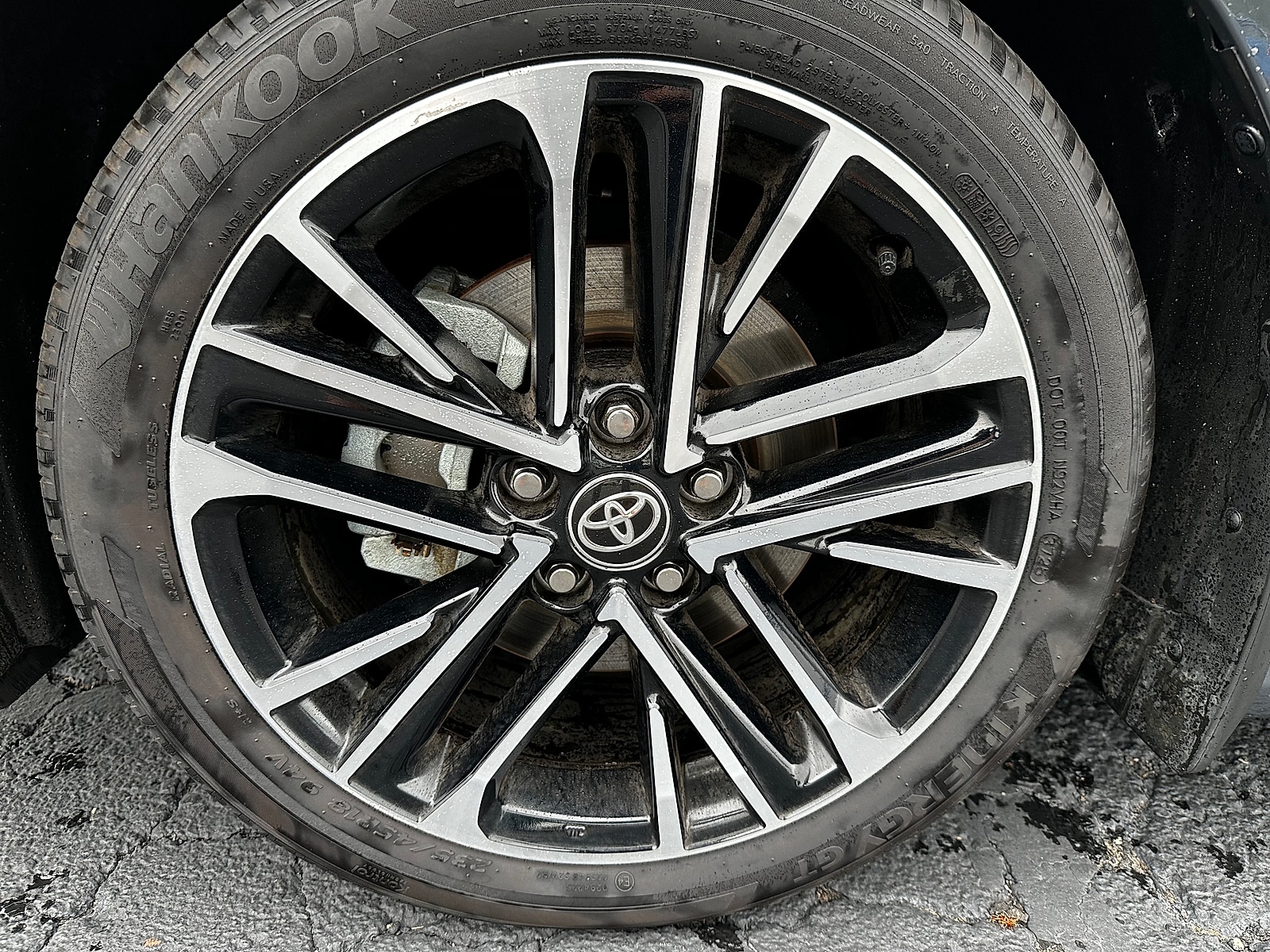 2026 Toyota Camry XLE - Photo 9