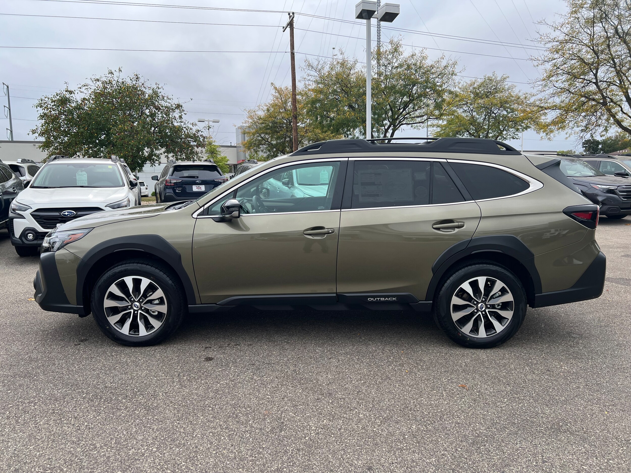 2025 Subaru Outback Limited photo 4