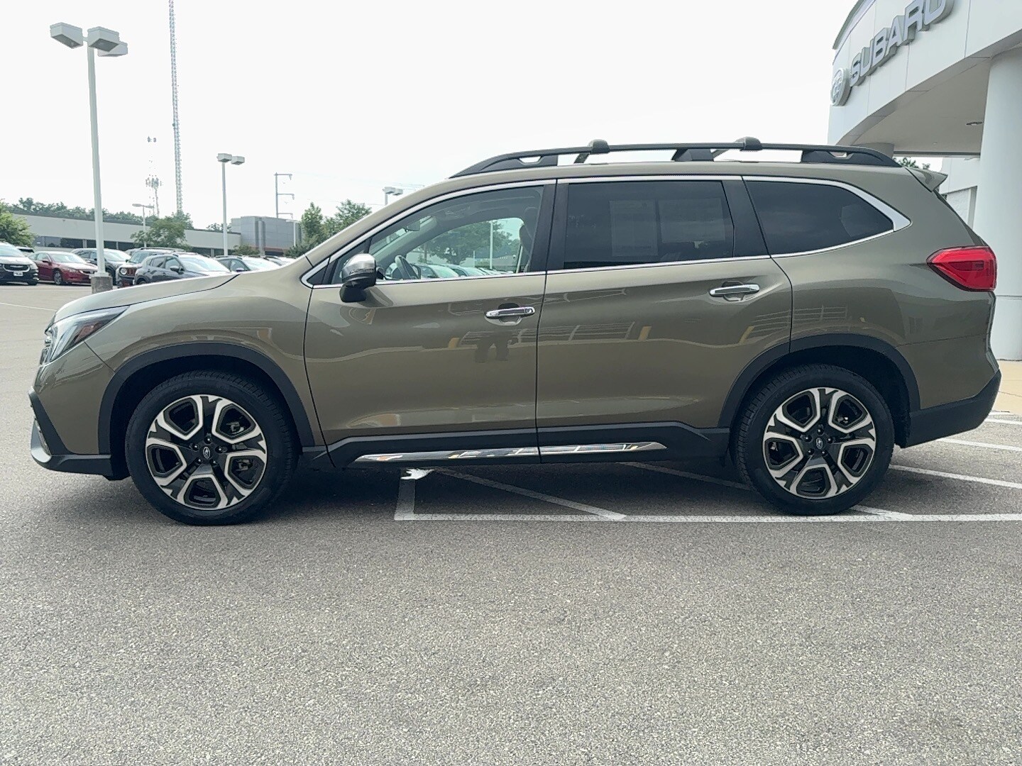 2023 Subaru Ascent Touring photo 4
