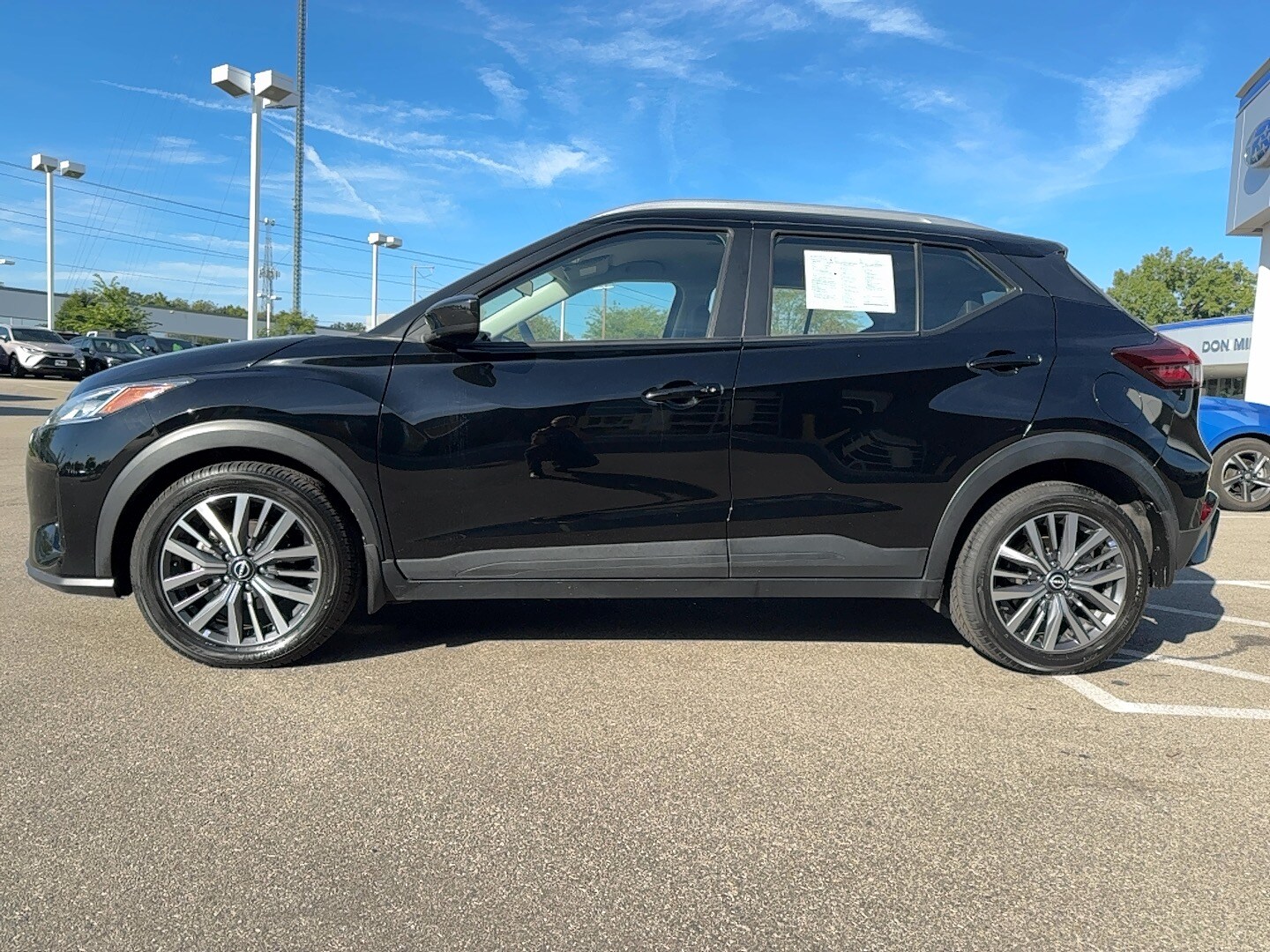 2023 Nissan Kicks SV photo 4
