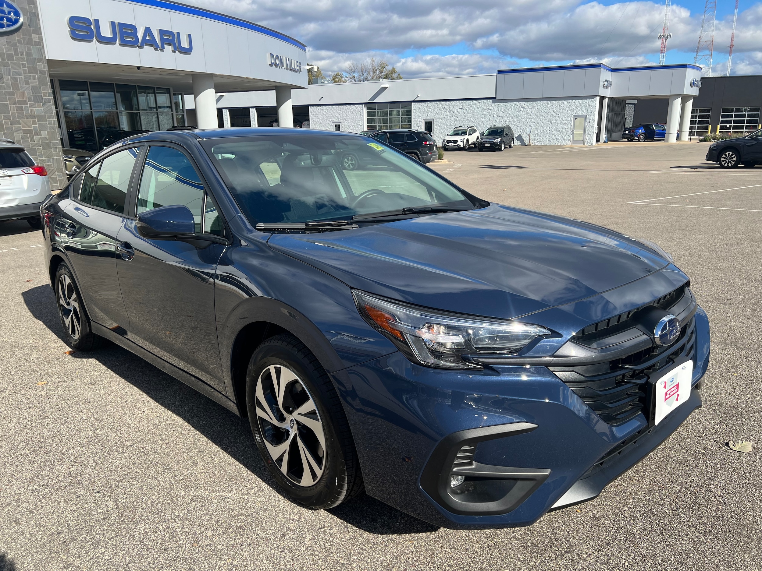 2025 Subaru Legacy Premium's photo