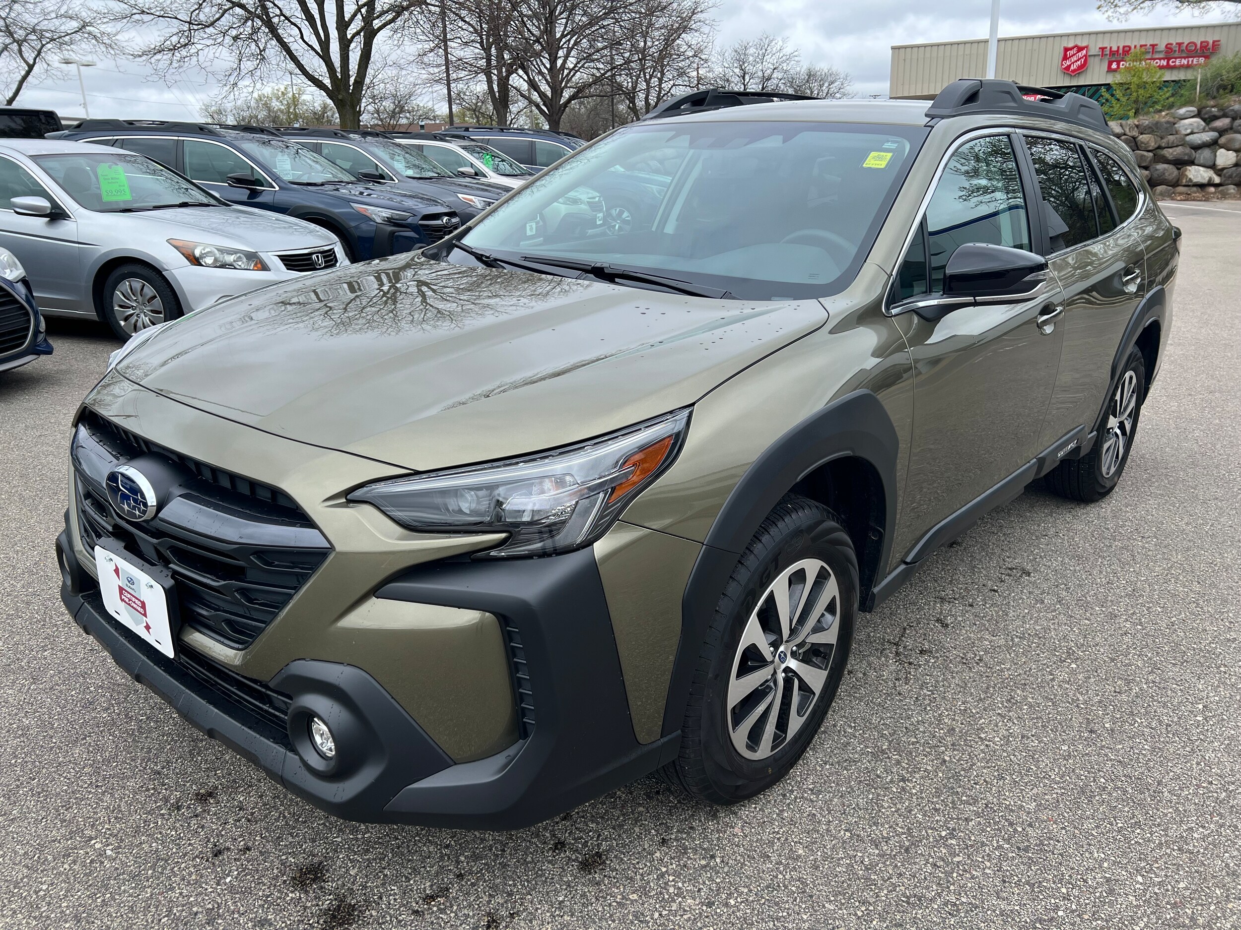 2025 Subaru Outback Premium photo 3