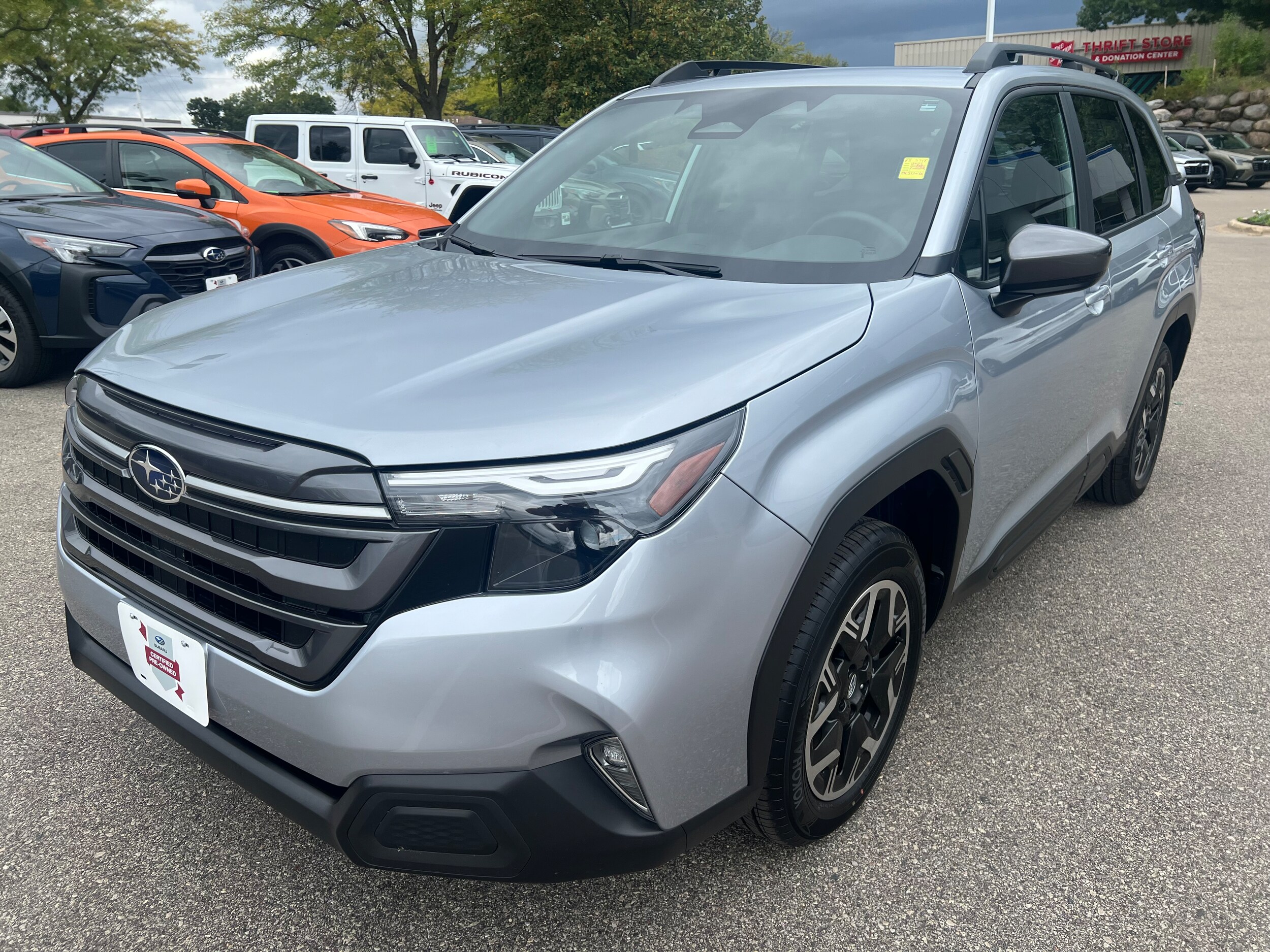 2025 Subaru Forester Premium photo 2