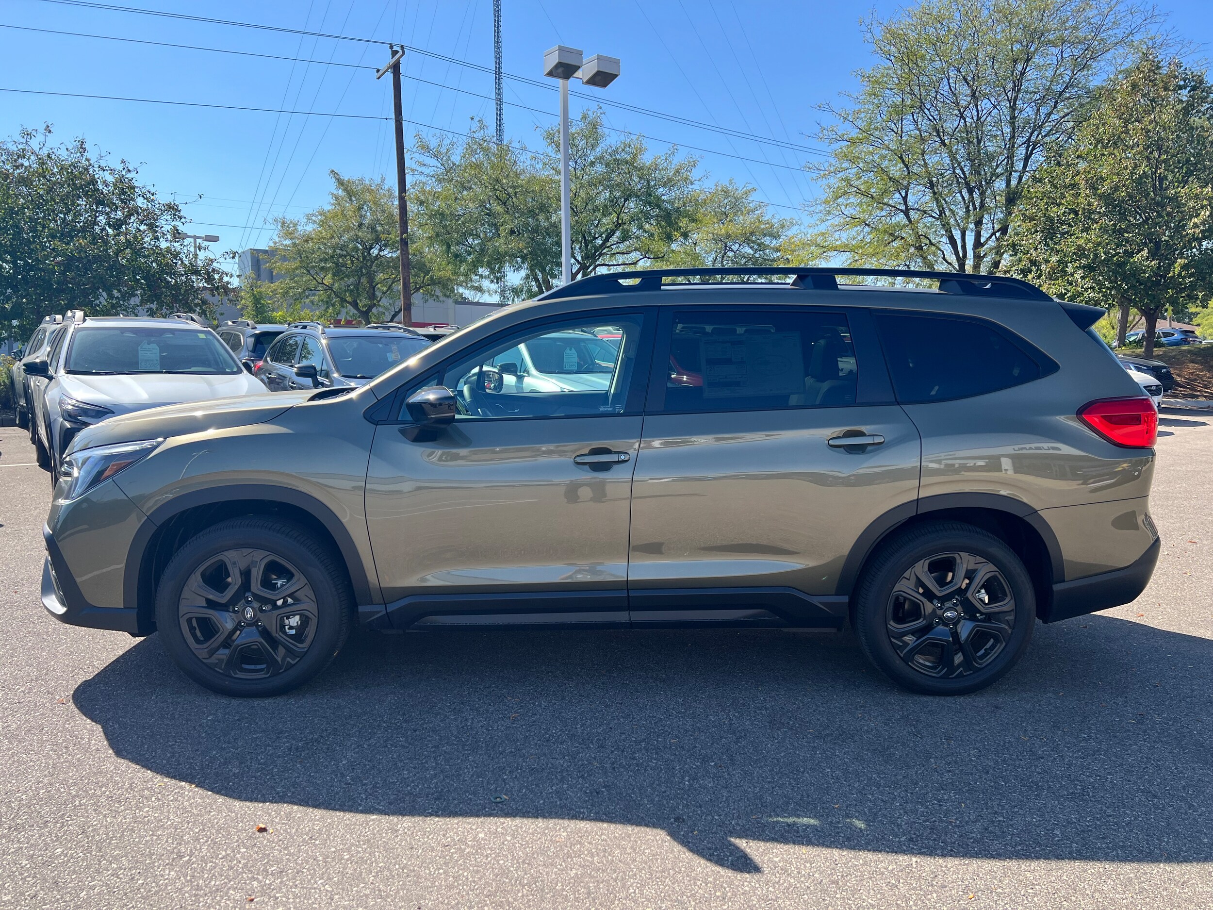 2025 Subaru Ascent Onyx Edition photo 3