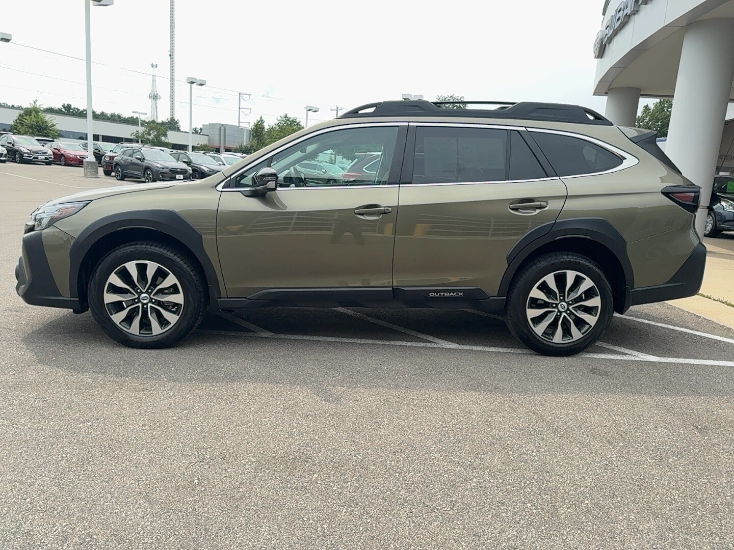 2023 Subaru Outback Limited photo 3