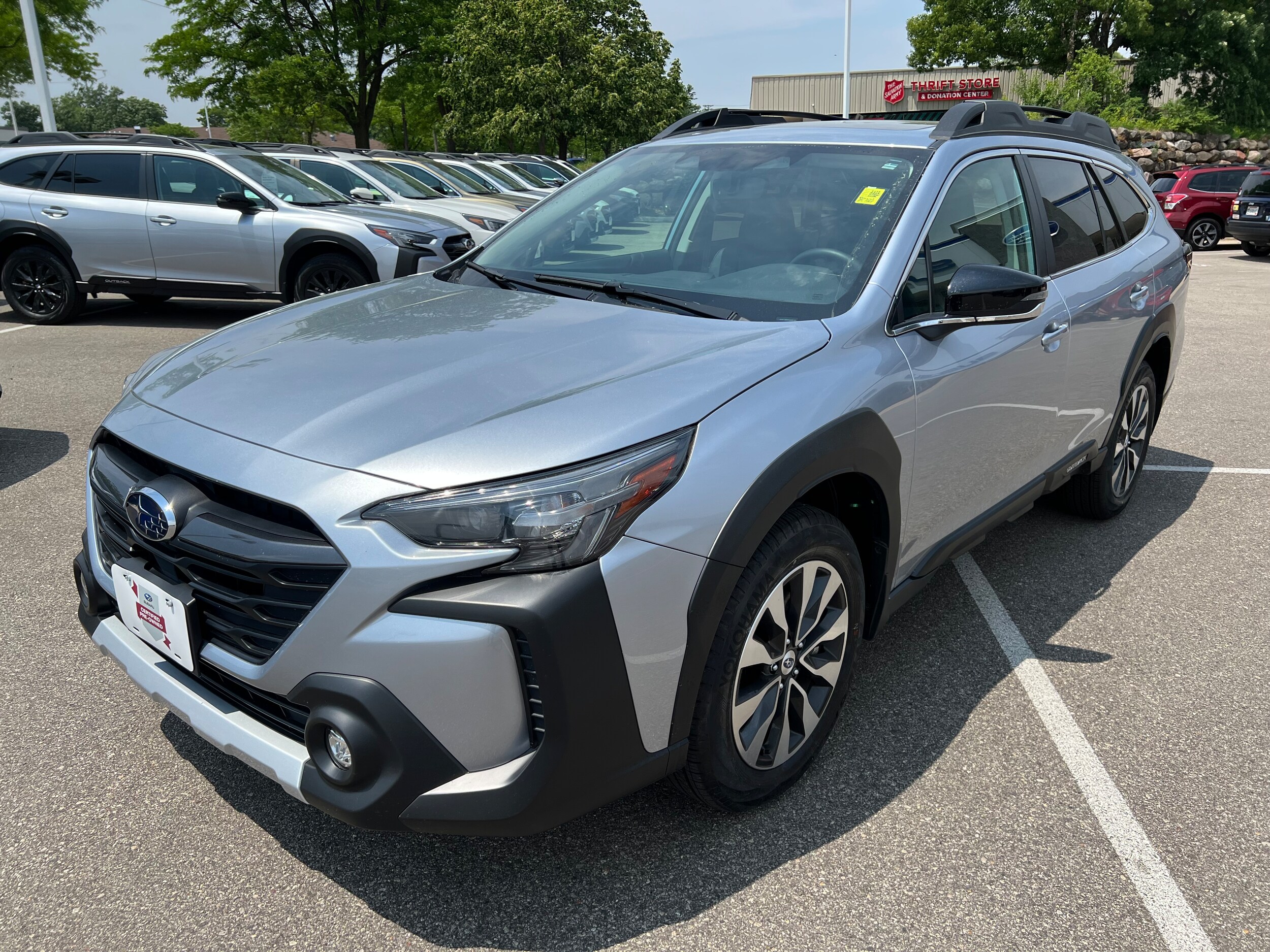 2024 Subaru Outback Limited XT photo 3