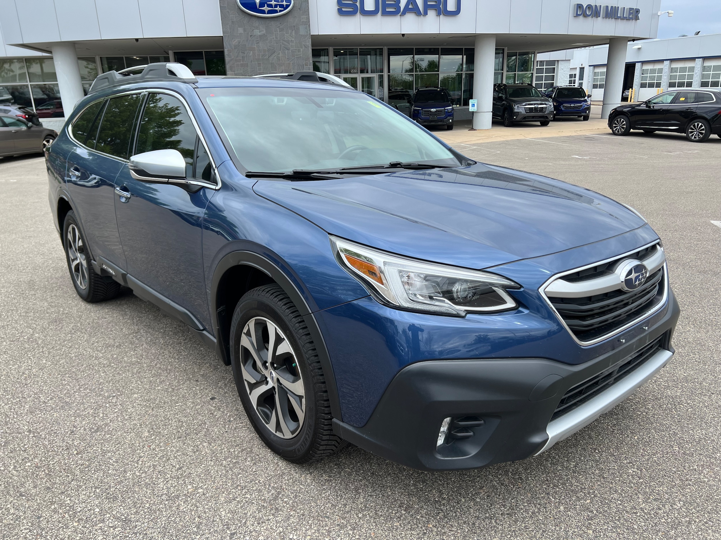 2020 Subaru Outback Touring's photo