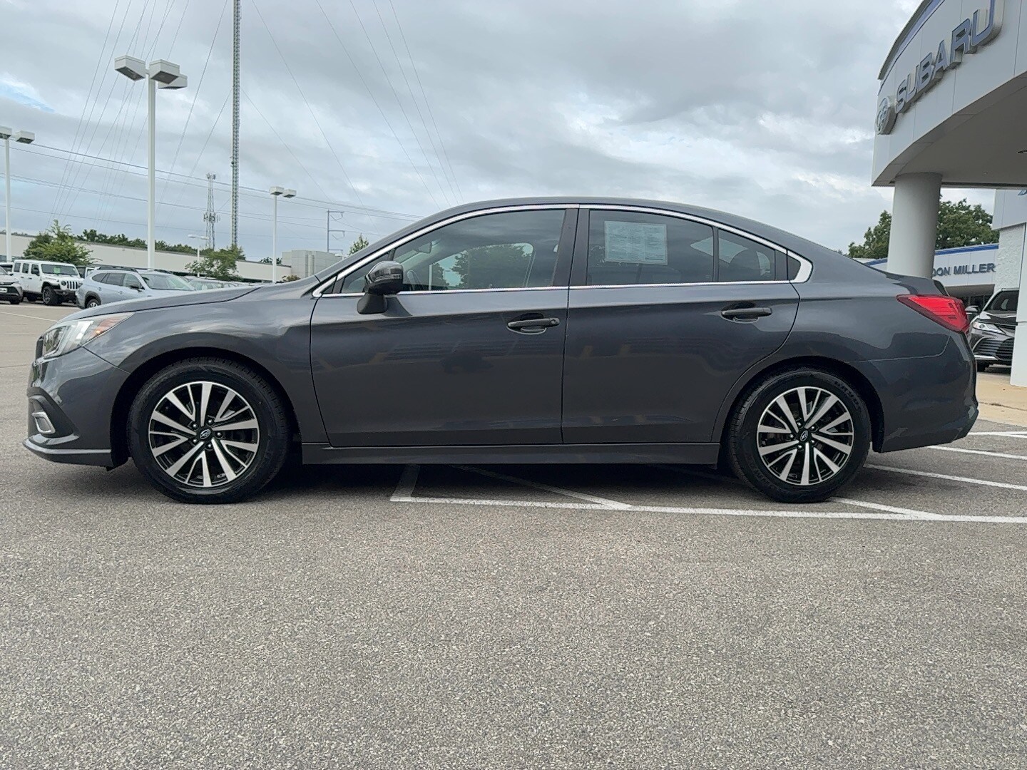2018 Subaru Legacy Premium photo 3