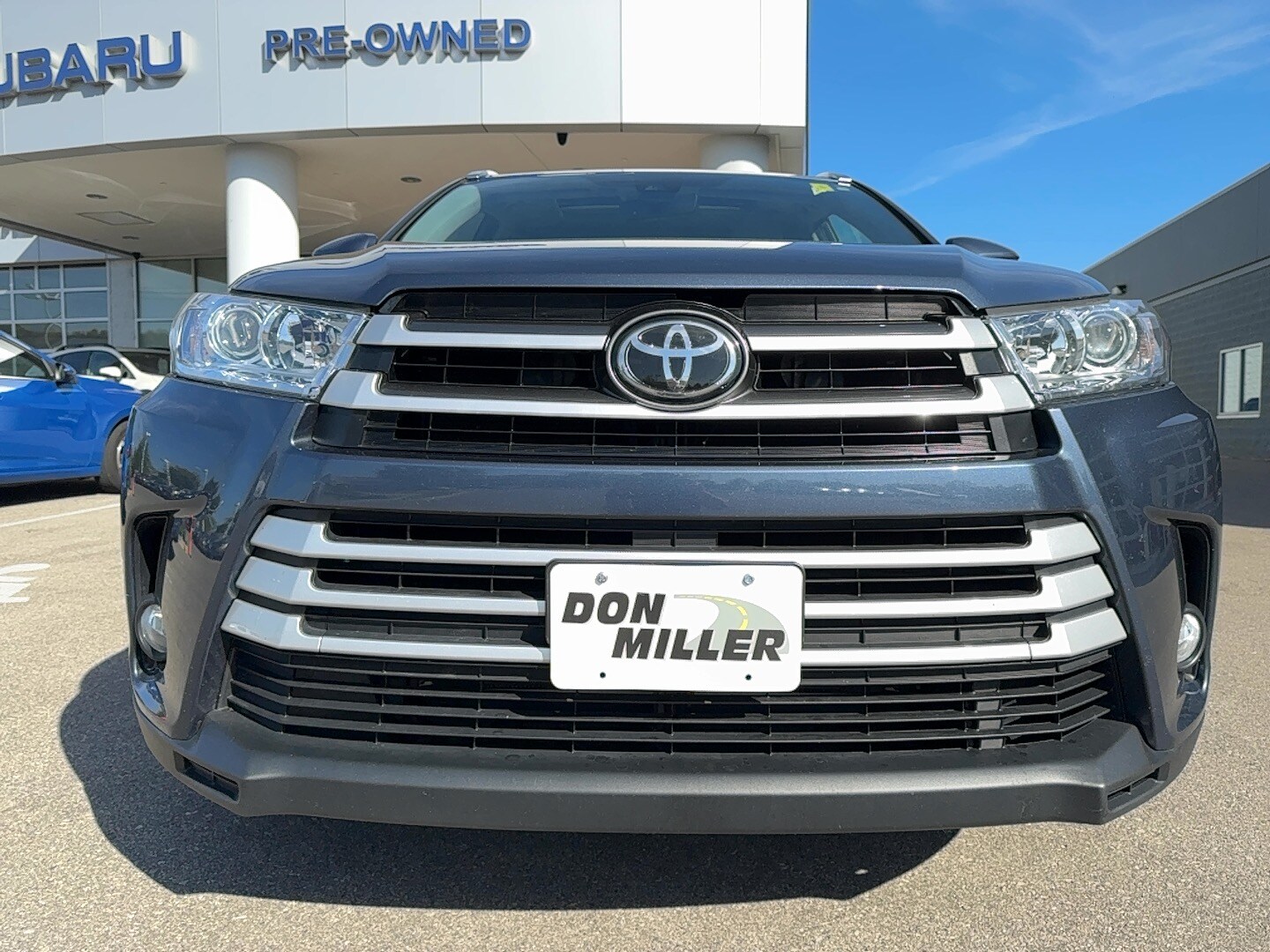 2017 Toyota Highlander SE XLE photo 2