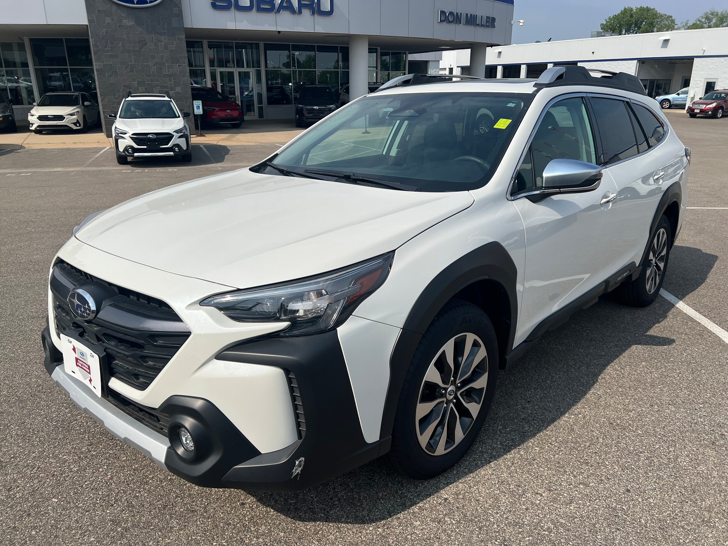 2024 Subaru Outback Touring XT photo 3