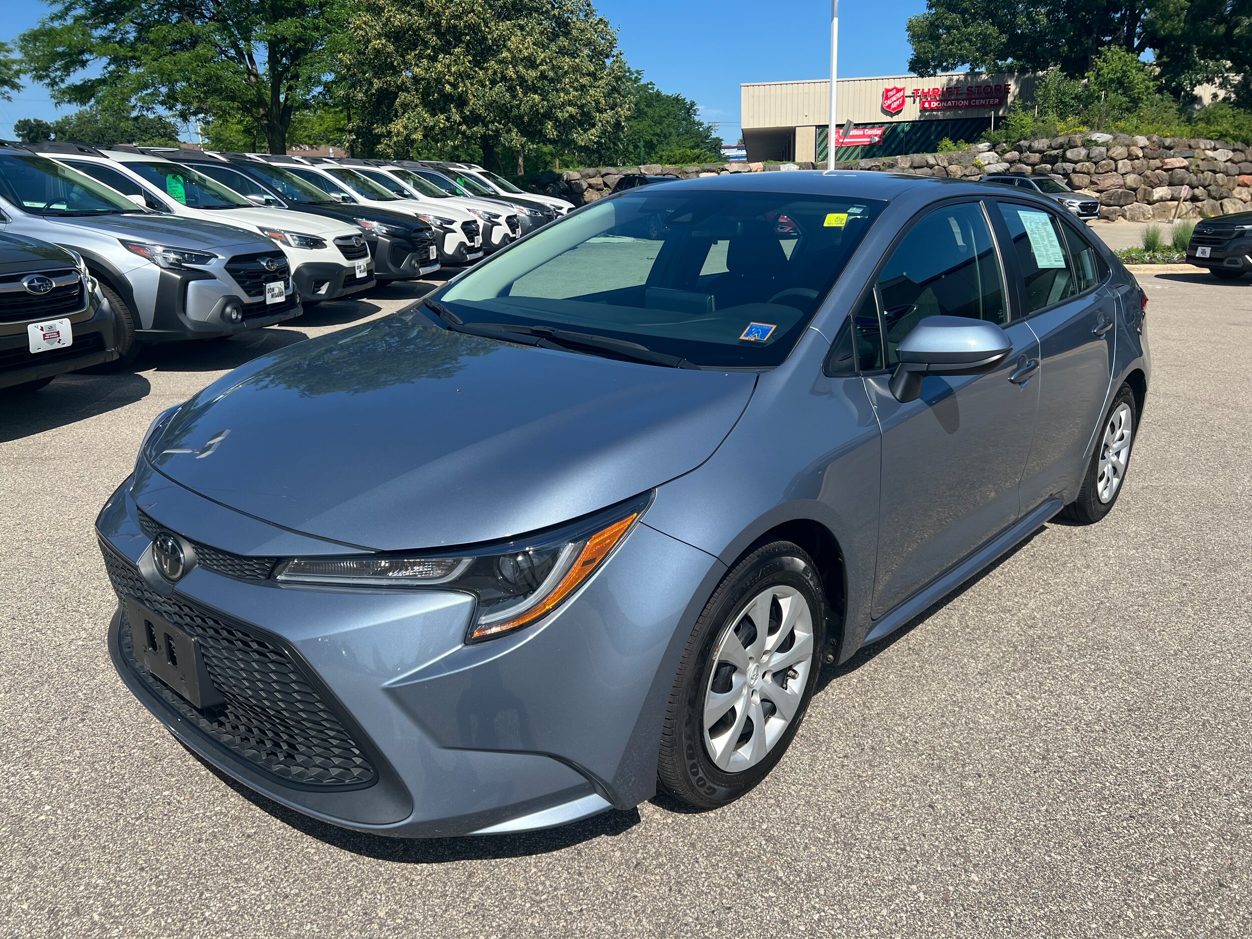 2021 Toyota Corolla LE photo 3