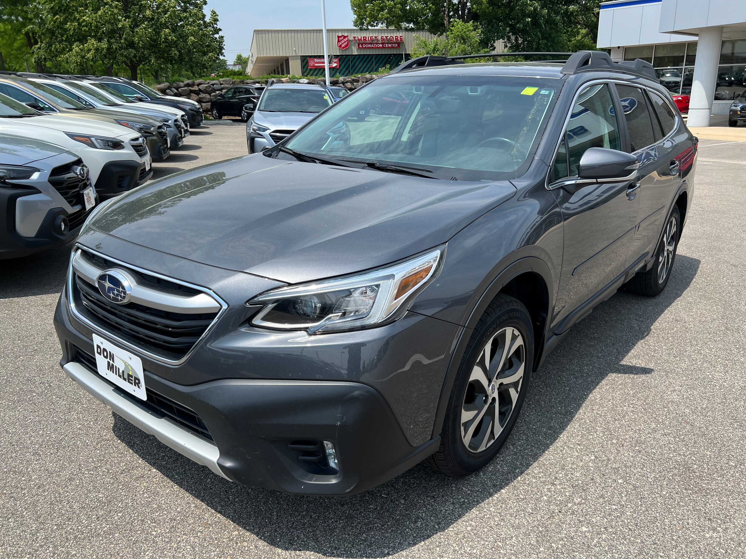 2020 Subaru Outback Limited photo 3