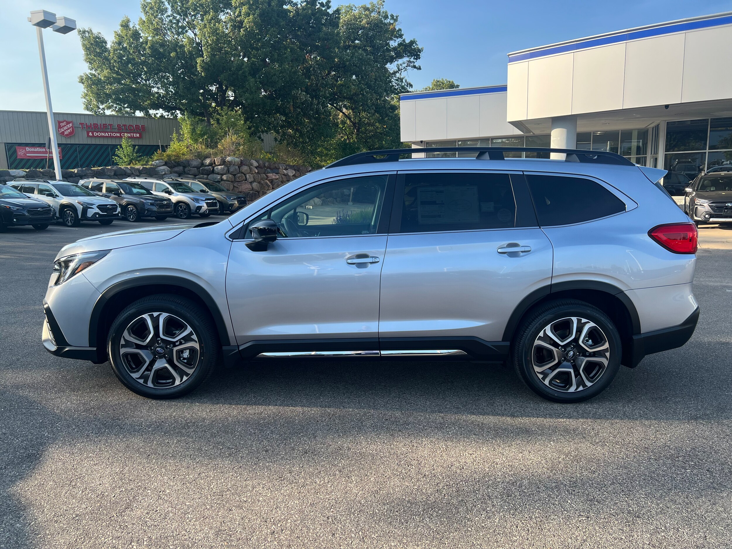2025 Subaru Ascent Limited photo 4