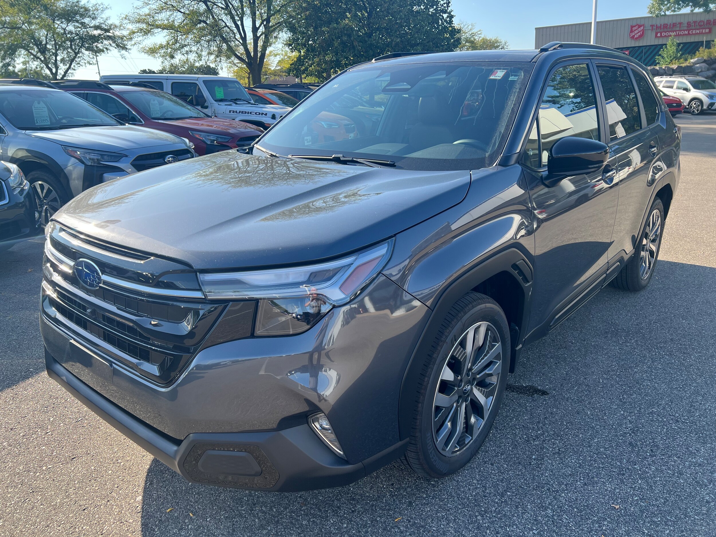 2025 Subaru Forester Touring photo 2